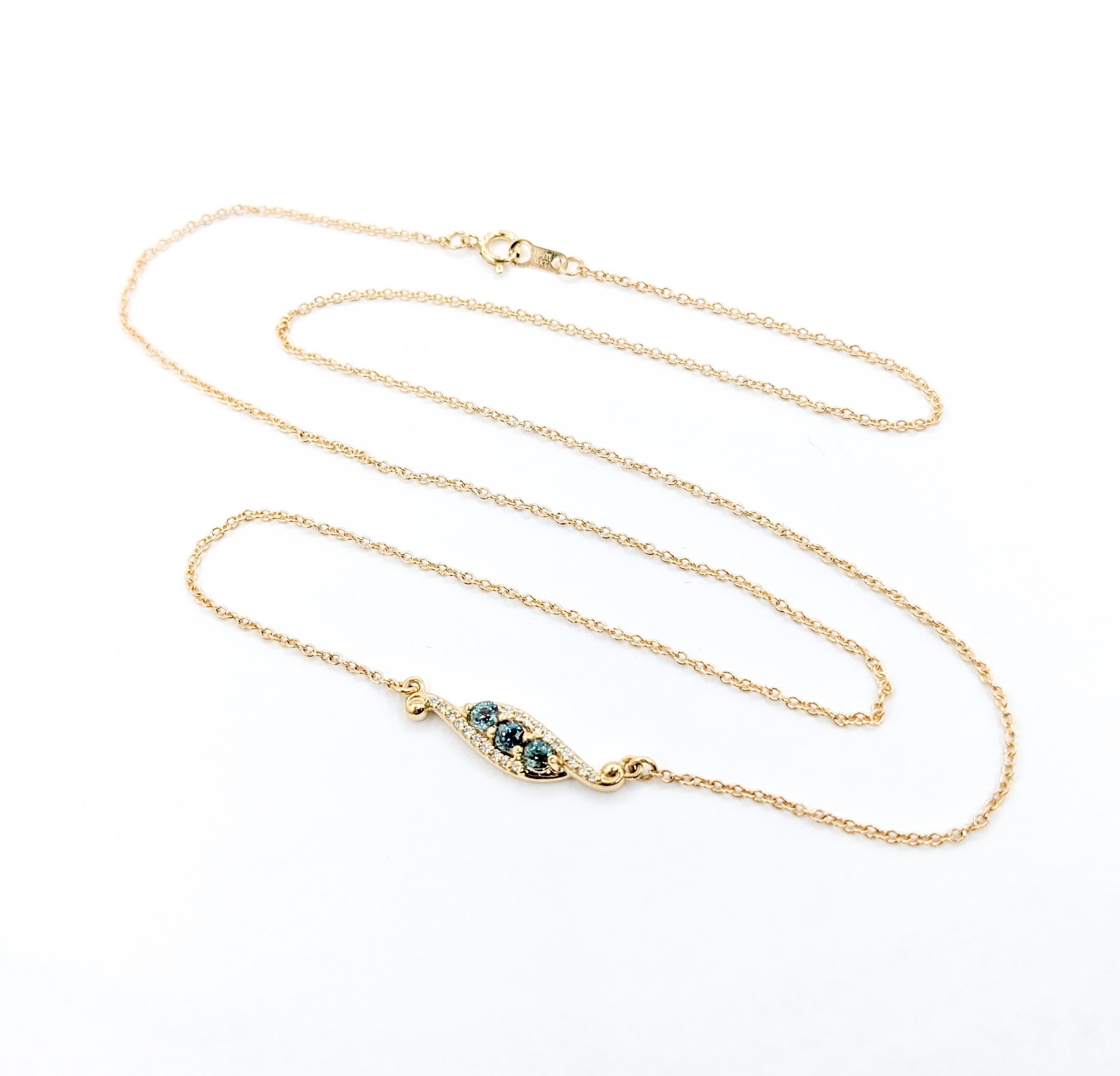 Natural Alexandrite & Diamond Necklace 3-Stone Yellow Gold For Sale 3
