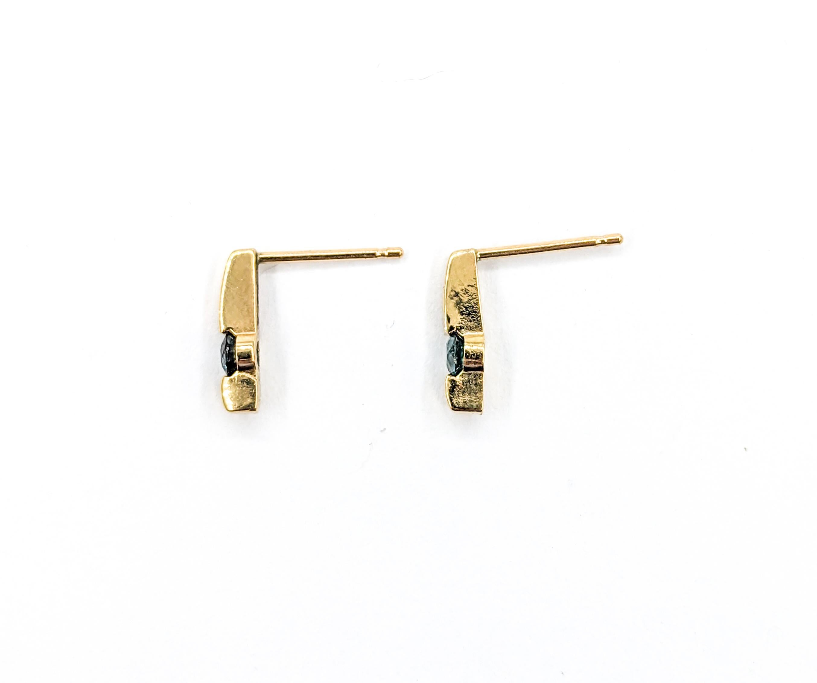 Contemporary Natural Alexandrite Earrings In Yellow Gold For Sale