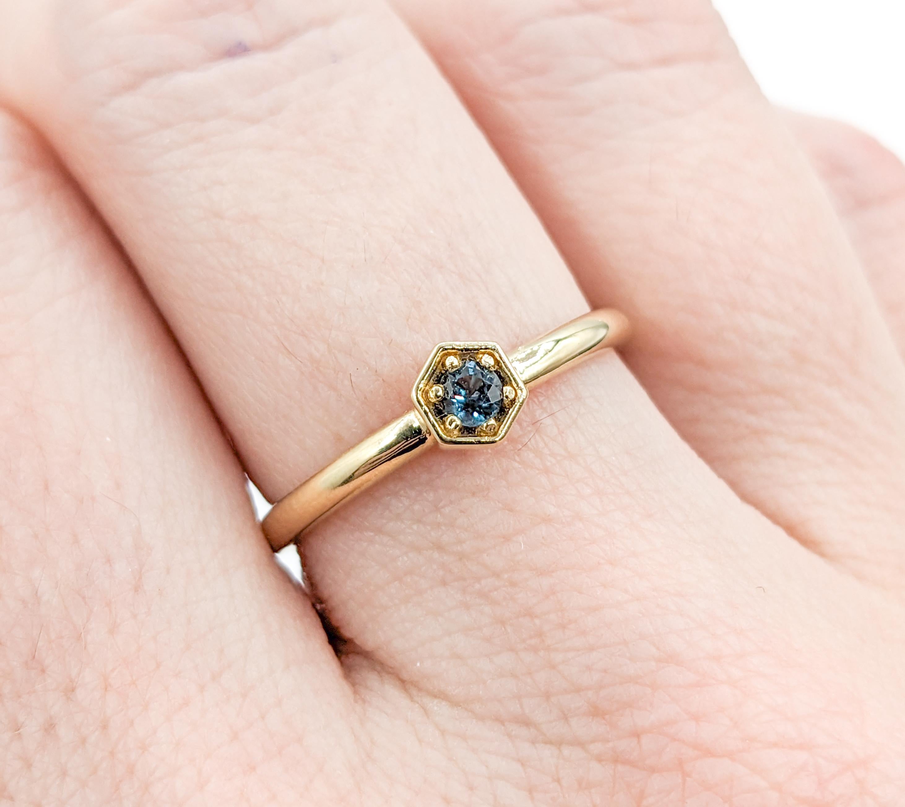 Women's Natural Alexandrite Ring in Yellow Gold For Sale