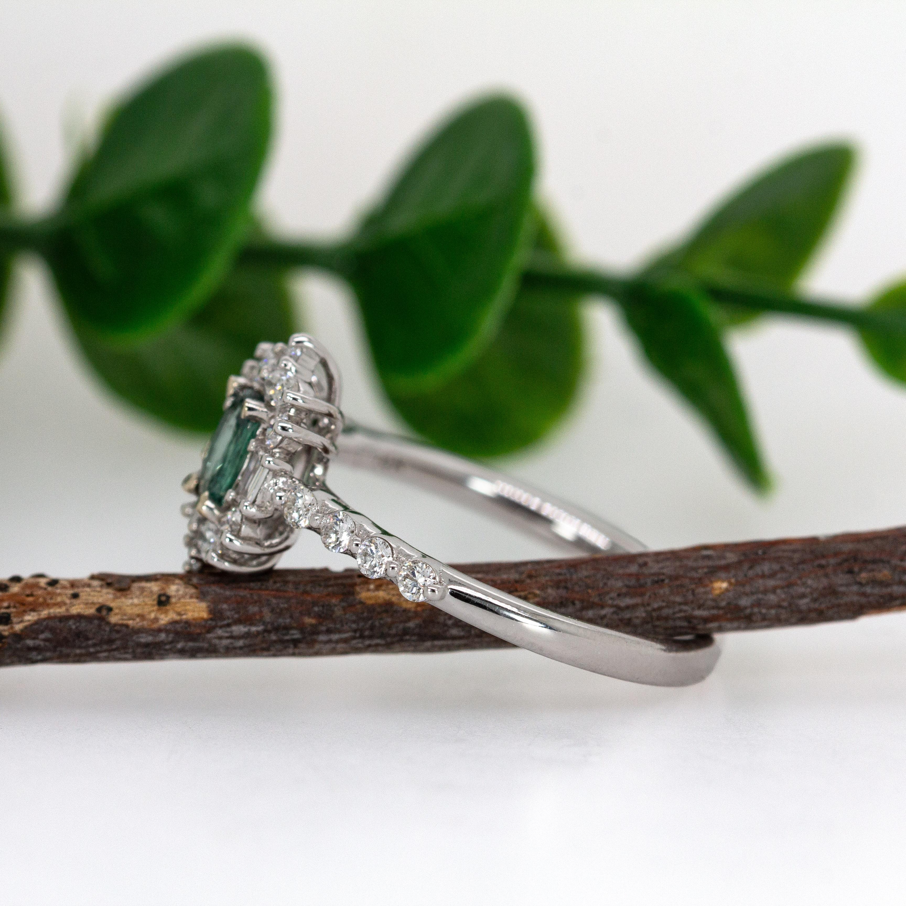 Natural Alexandrite Ring w Earth Mined Diamonds in Solid 14K White Gold OV 5.5x4 im Angebot 11