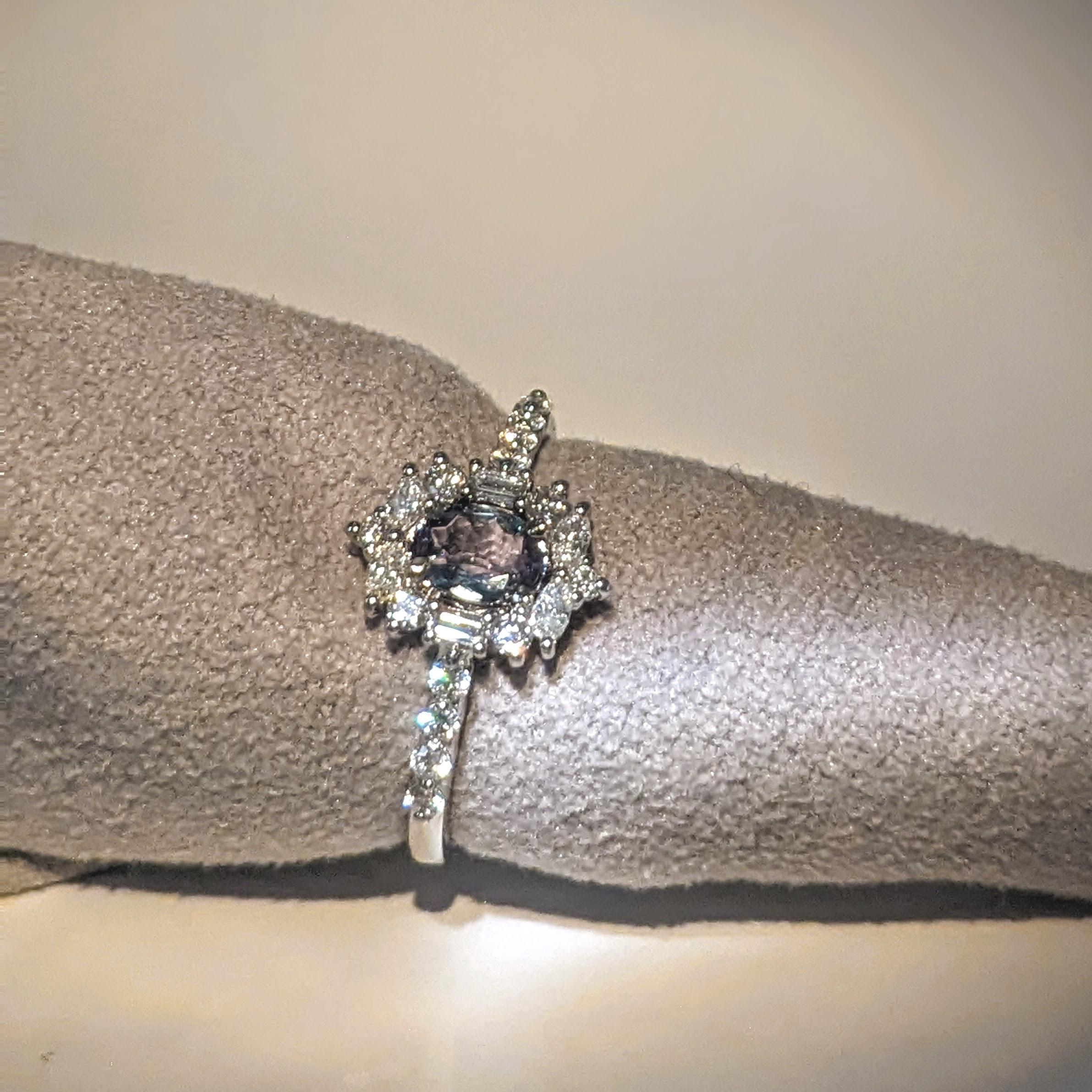 Natural Alexandrite Ring w Earth Mined Diamonds in Solid 14K White Gold OV 5.5x4 im Angebot 3