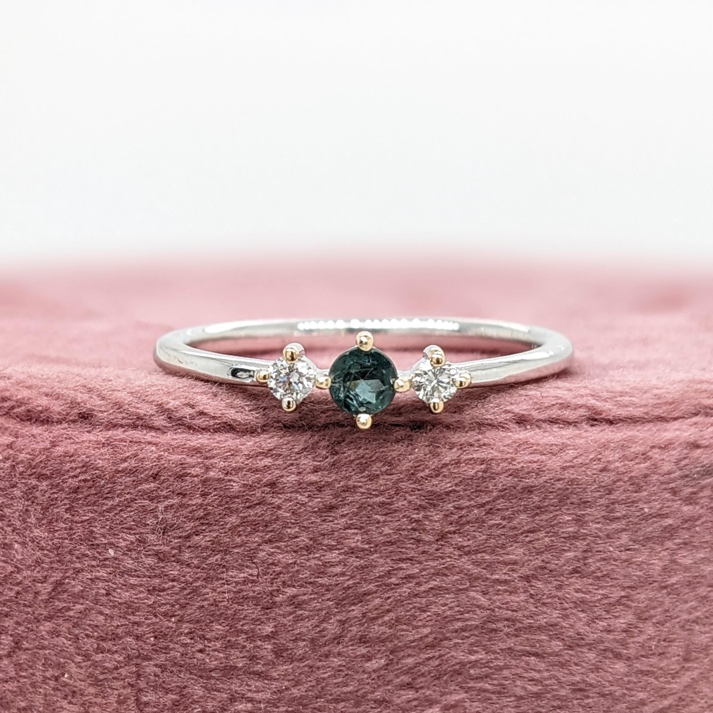 This beautiful ring features an alexandrite in 14k white Gold and two diamond accents. A dainty ring design perfect for an eye catching engagement or anniversary. This ring also makes a beautiful birthstone ring for your loved ones.

The occasions