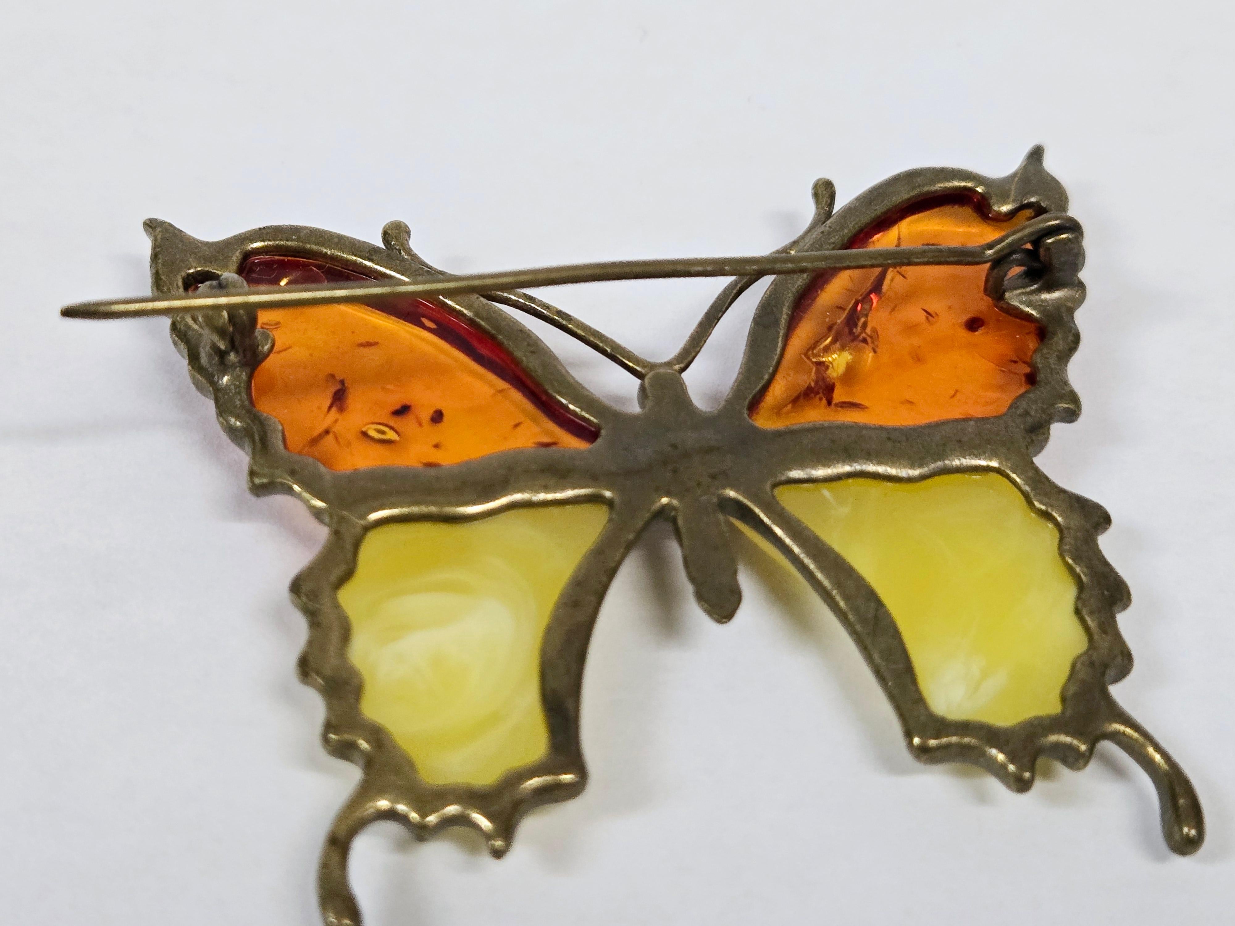 Natural Amber Butterfly Design Brooch For Sale 2