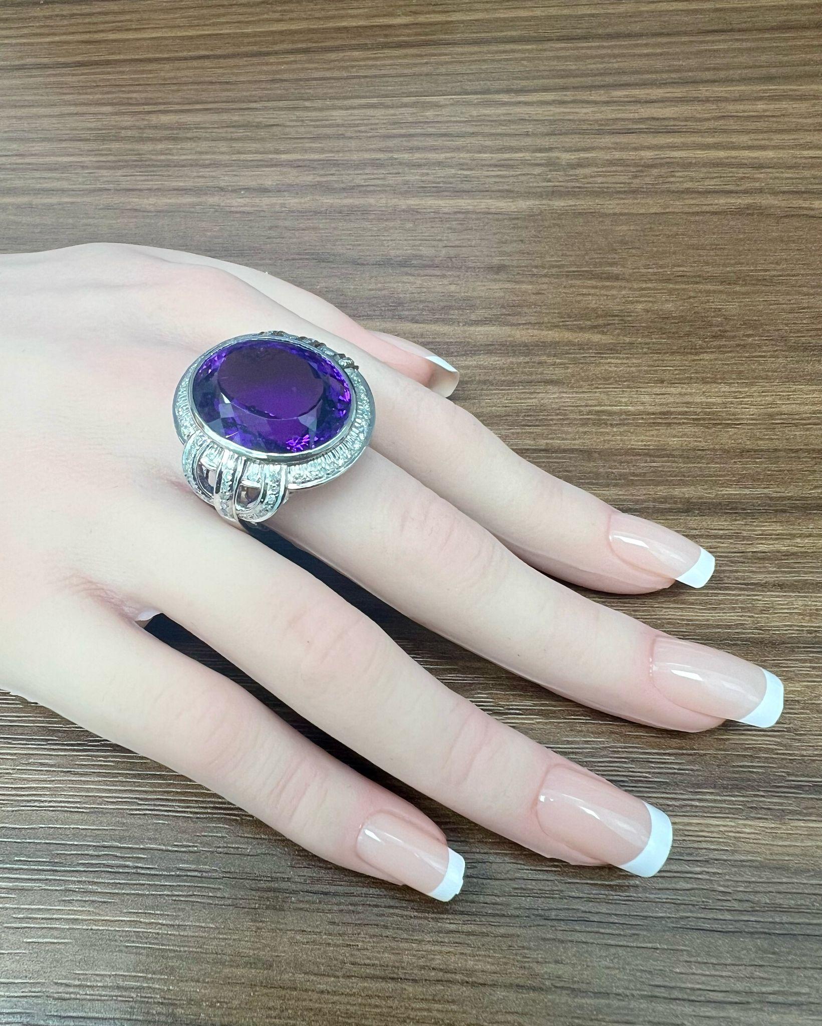 Anillo Cóctel Amatista Natural y Diamante en Nuevo estado para la venta en New York, NY