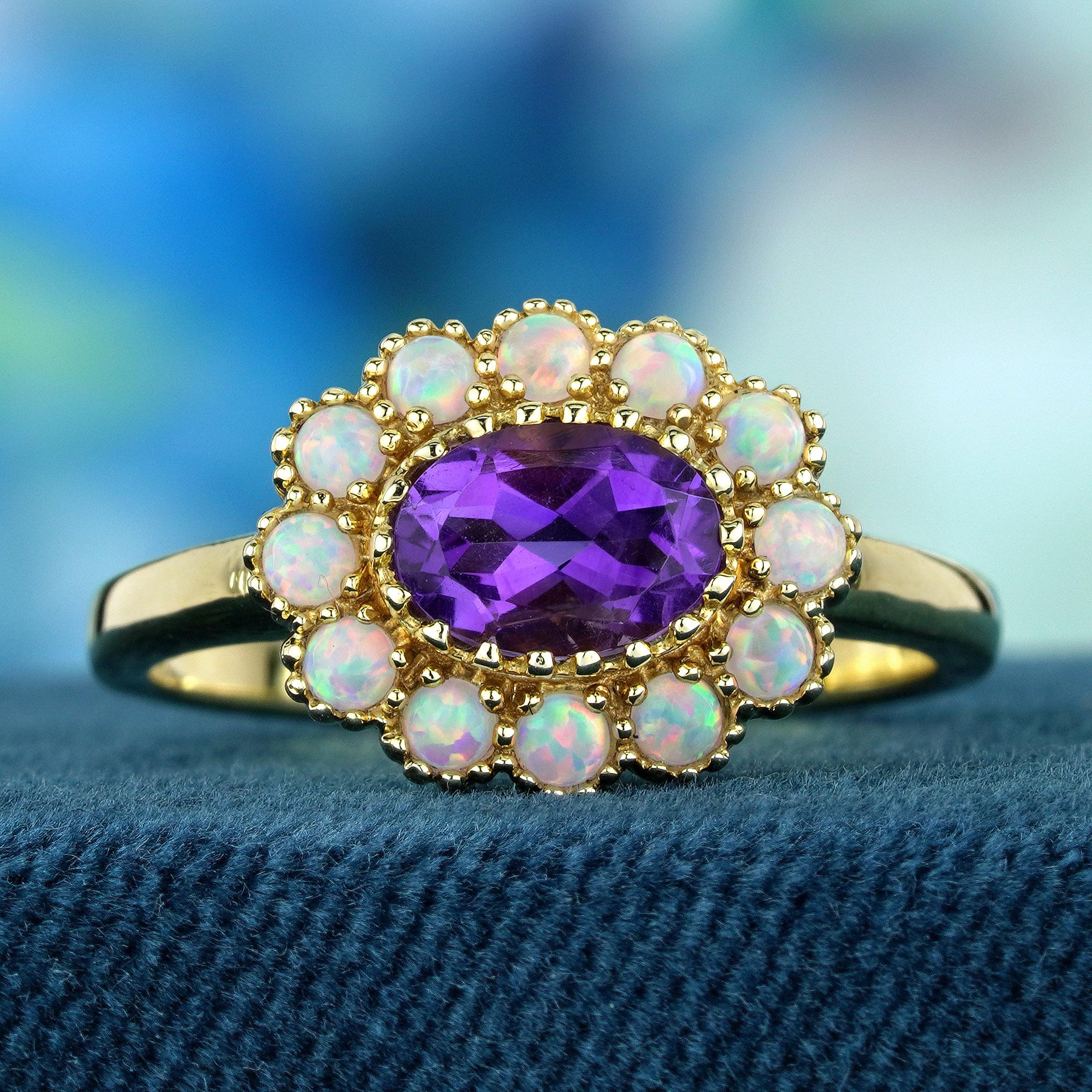 Der florale Ring im Vintage-Stil präsentiert in seiner Mitte einen atemberaubenden ovalen Amethysten, der von runden Cabochon-Opalen umgeben ist, von denen jeder eine faszinierende weiße Farbe aufweist, die die Eleganz des Schmuckstücks