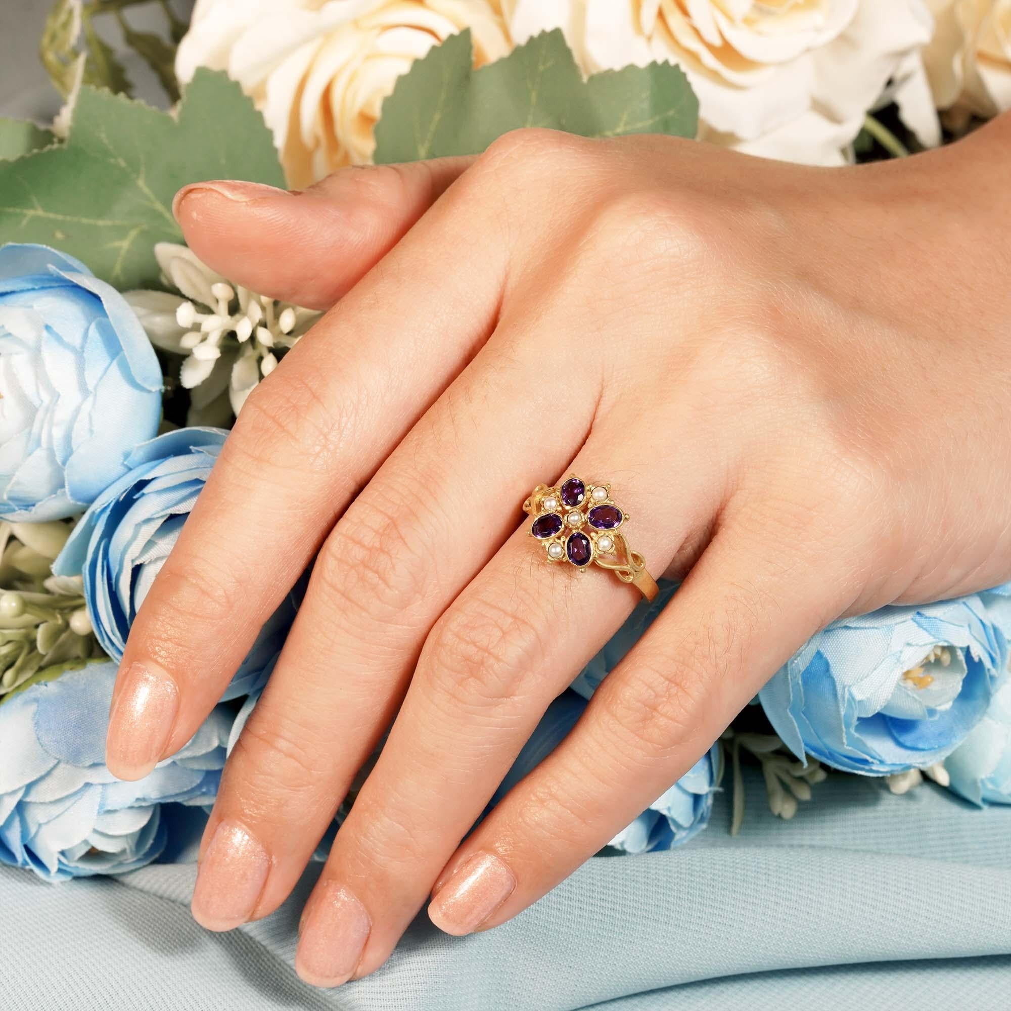 Blumen-Cluster-Ring aus massivem 9 Karat Gold mit natürlichem Amethyst und Perle im Vintage-Stil () 11