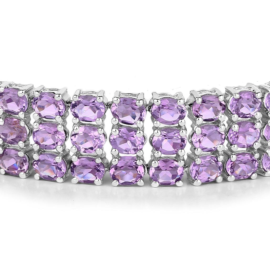 Taille ovale Bracelet d'améthyste naturelle Light to Dark 32.30 Carats Sterling Silver en vente