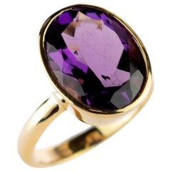 Natural Amethyst Cabochon Oval 12.5 Carat 18 Karat Yellow Gold Cocktail Ring