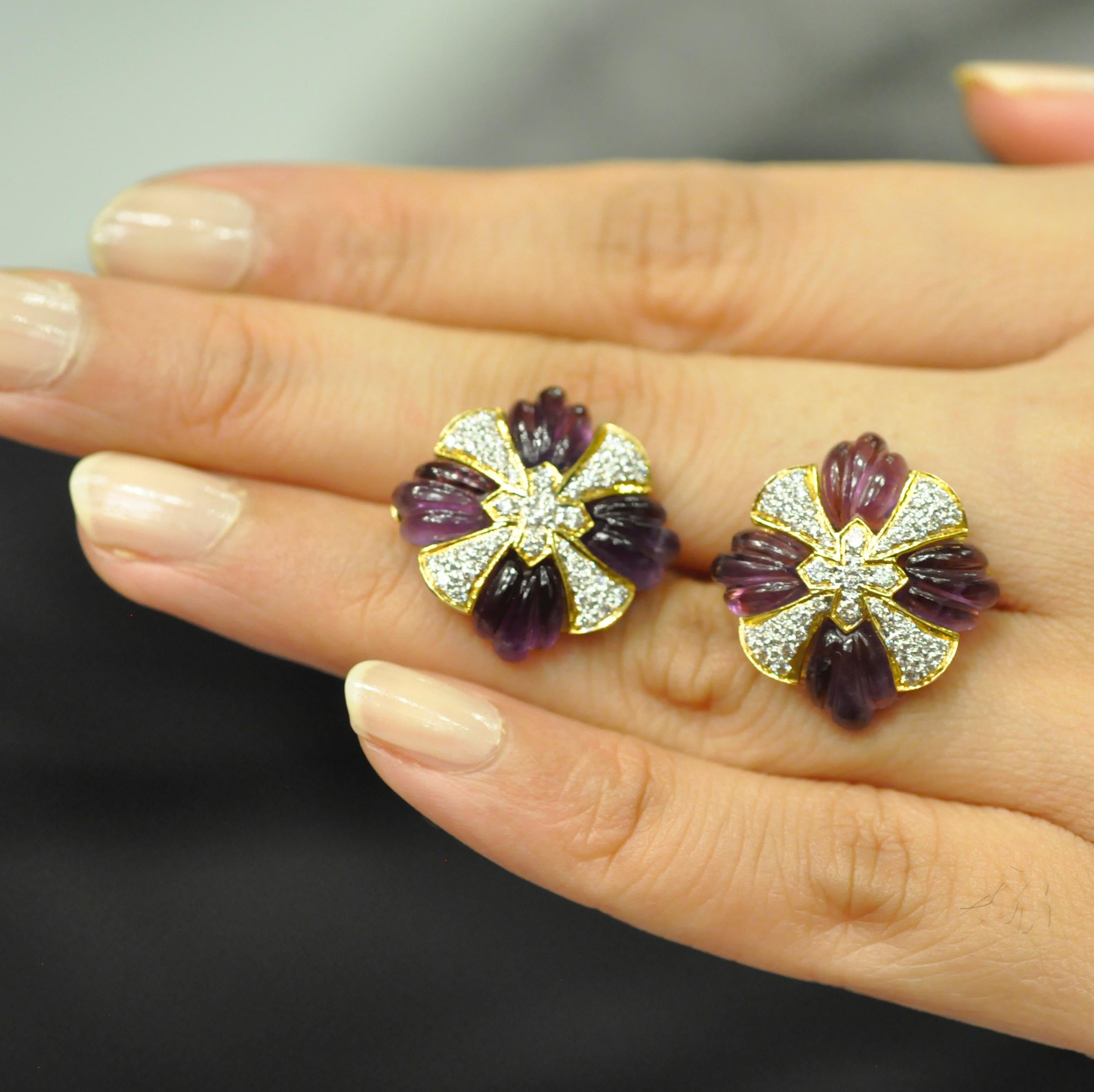 18 Karat Gold Natural Amethyst Carving with Diamond Stud Earrings  For Sale 5