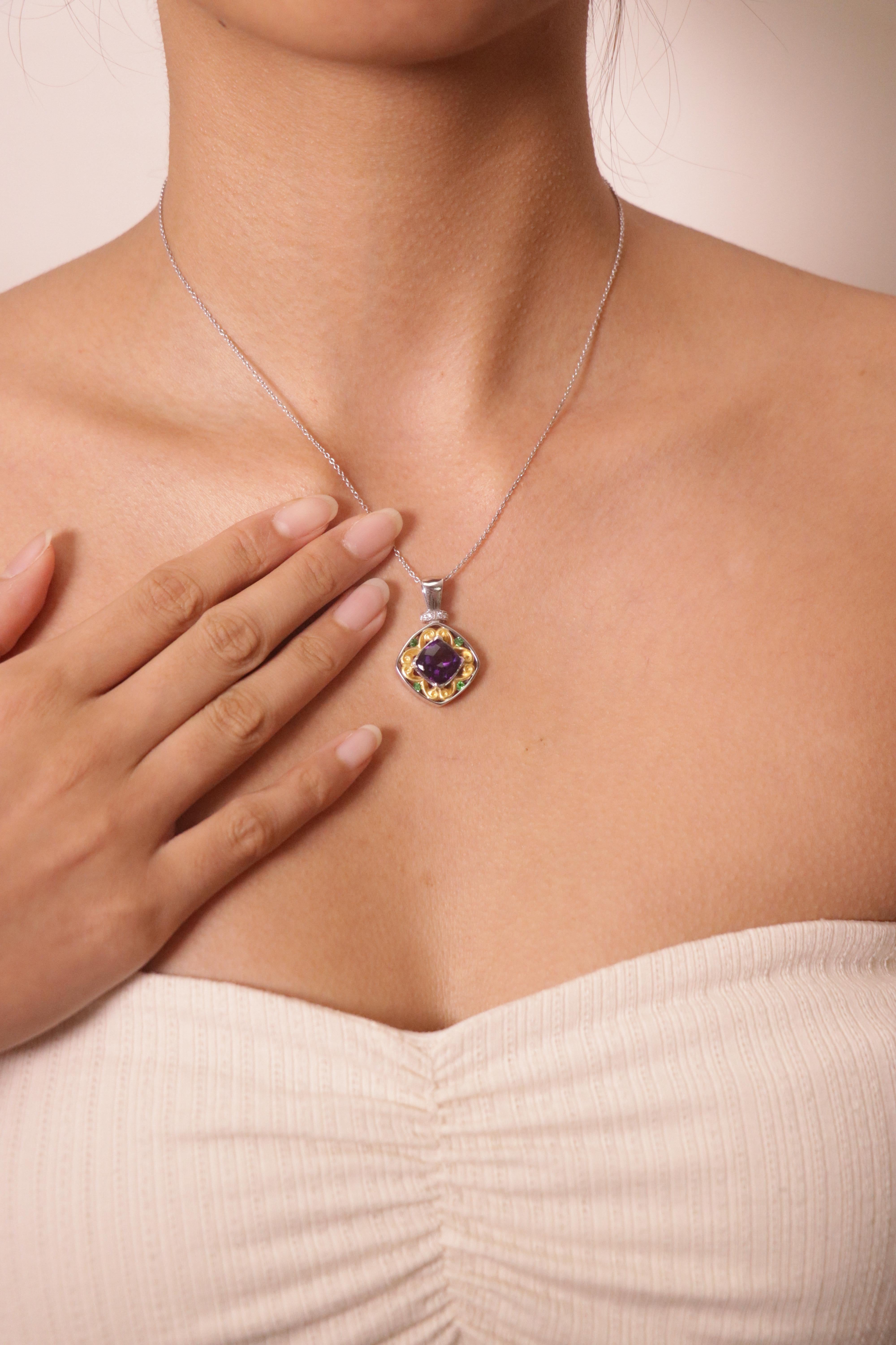 Pendentif en améthyste naturelle taille coussin Cts 3,18 rond Tszavorite Cts 0,22 diamant en vente 4