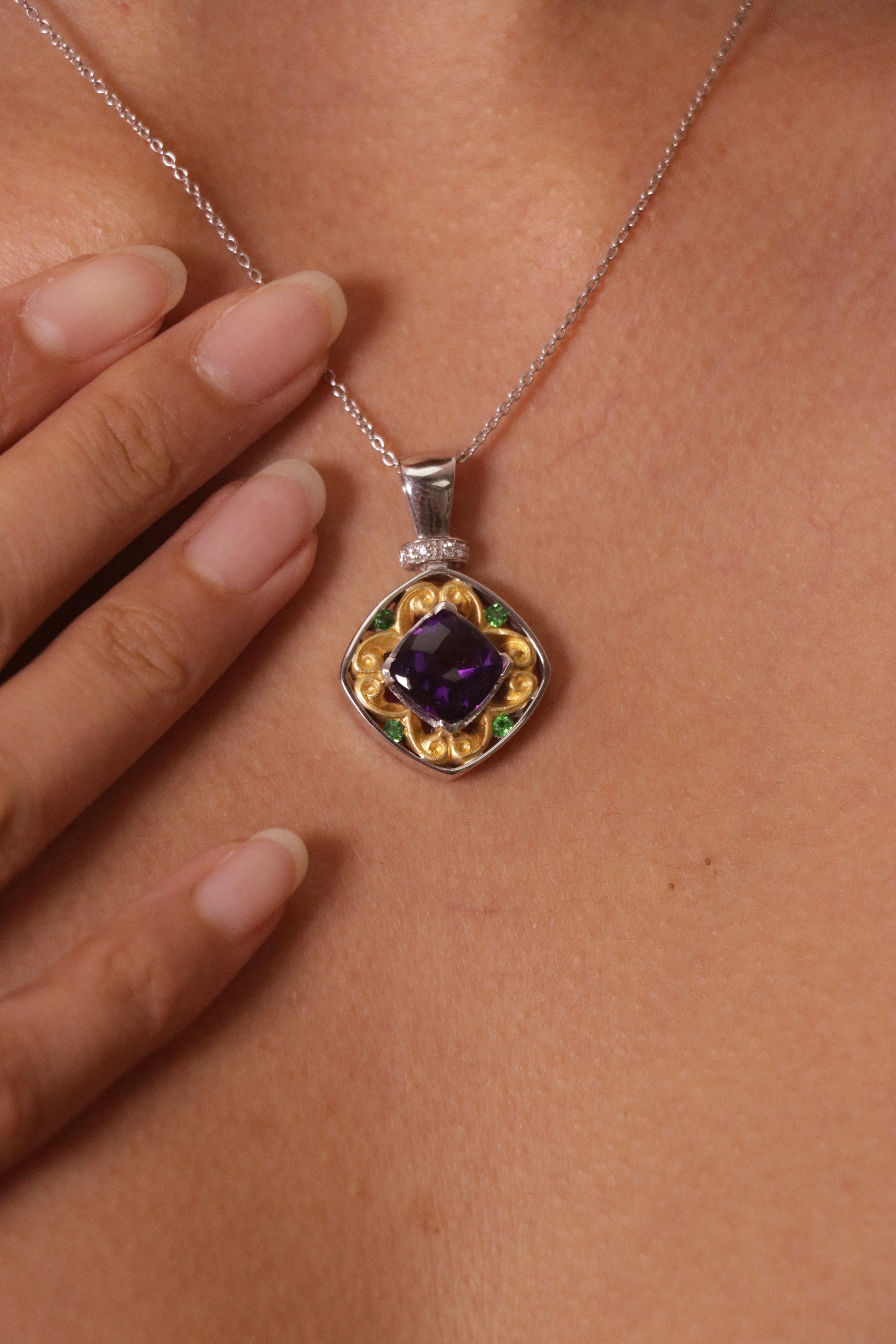 Pendentif en améthyste naturelle taille coussin Cts 3,18 rond Tszavorite Cts 0,22 diamant en vente 3
