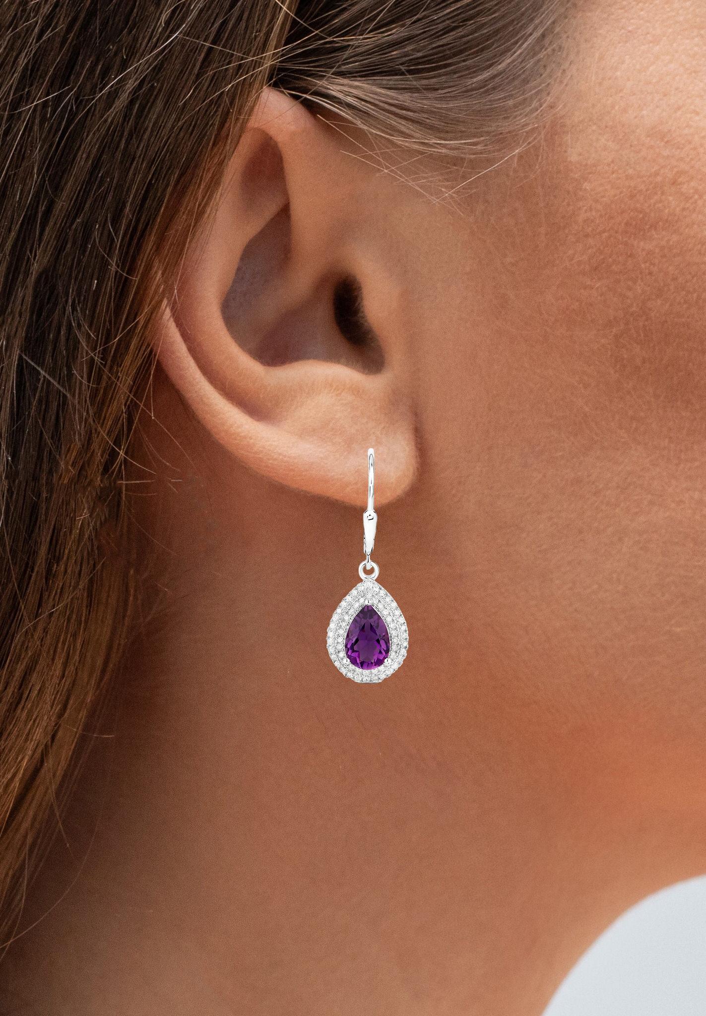 Contemporaneo Orecchini pendenti di ametista naturale con diamante aureolato  2,78 Carati in vendita