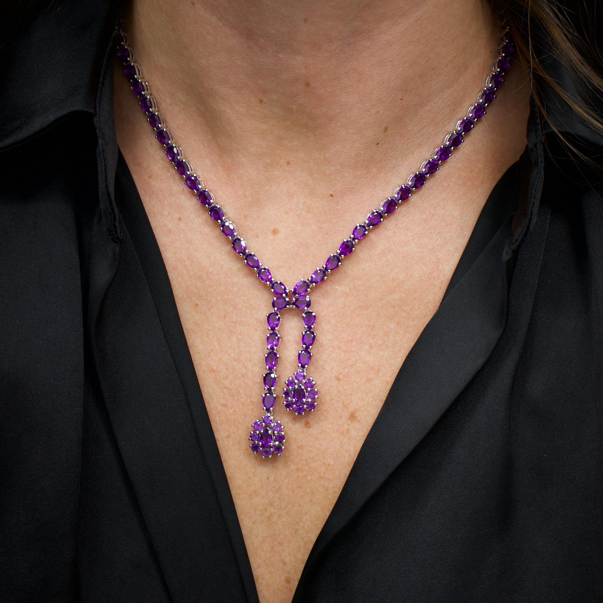 Taille ovale Collier à double goutte en argent sterling 32 carats en vente