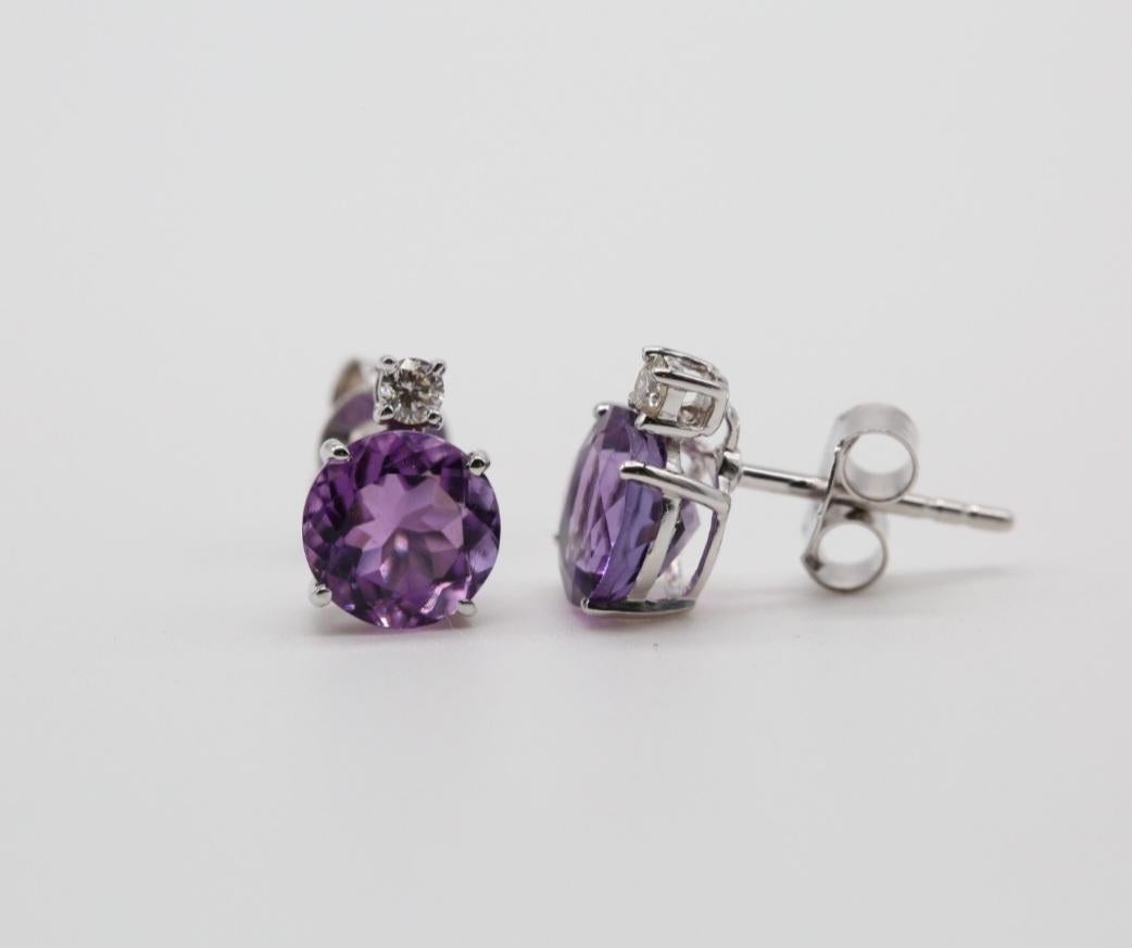 Taglio cuscino antico Orecchino con ametista naturale, diamanti e oro 14k in vendita