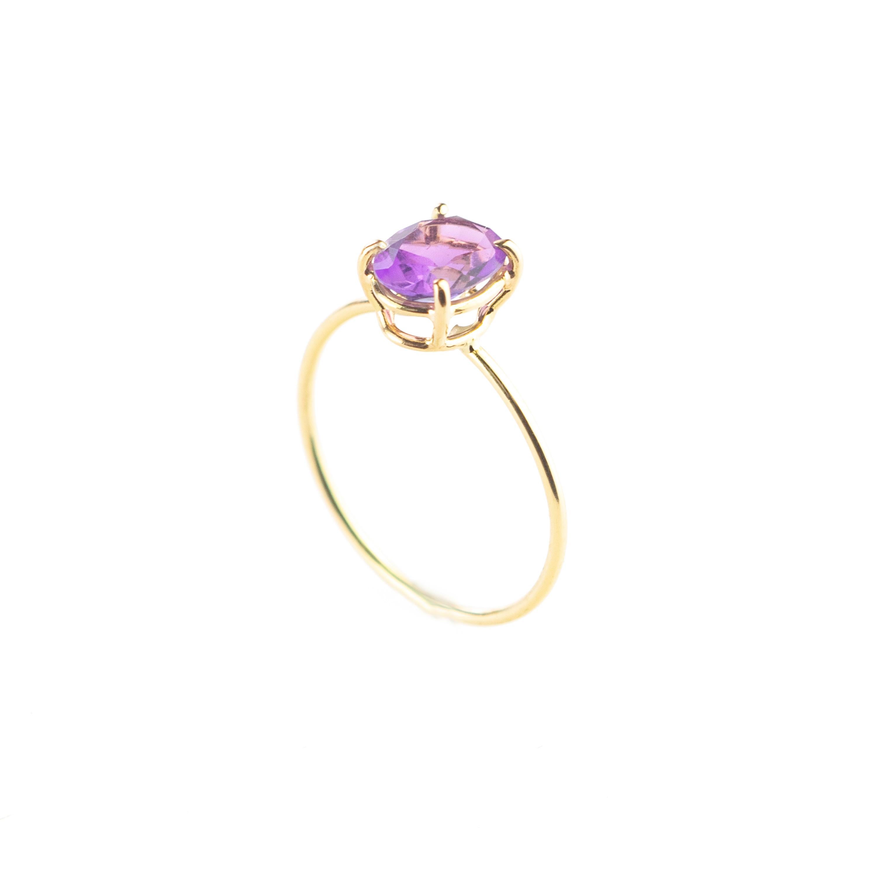 Romantic Natural Amethyst Faceted Oval Carat 18 Karat Yellow Gold Cocktail Ring For Sale