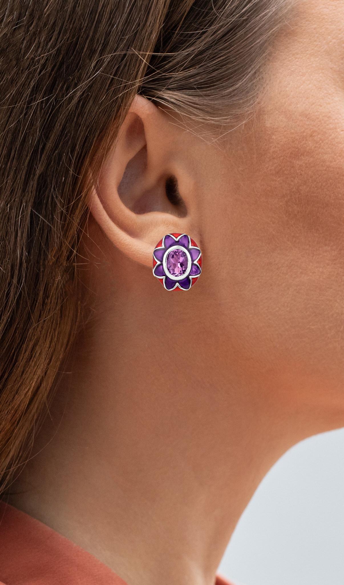 Taille ovale Boucles d'oreilles en améthyste naturelle à fleurs émaillées 2,3 carats en vente