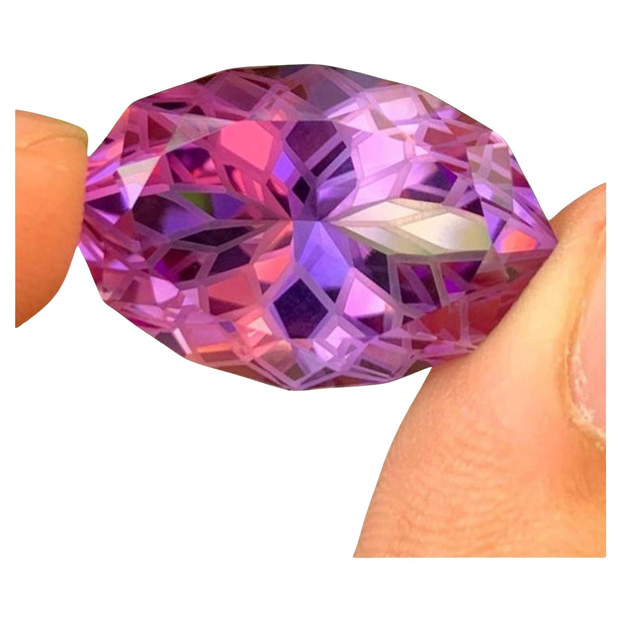 Gemma di ametista naturale: Fiore con taglio a occhio di pesce, pietra di nascita di febbraio in vendita