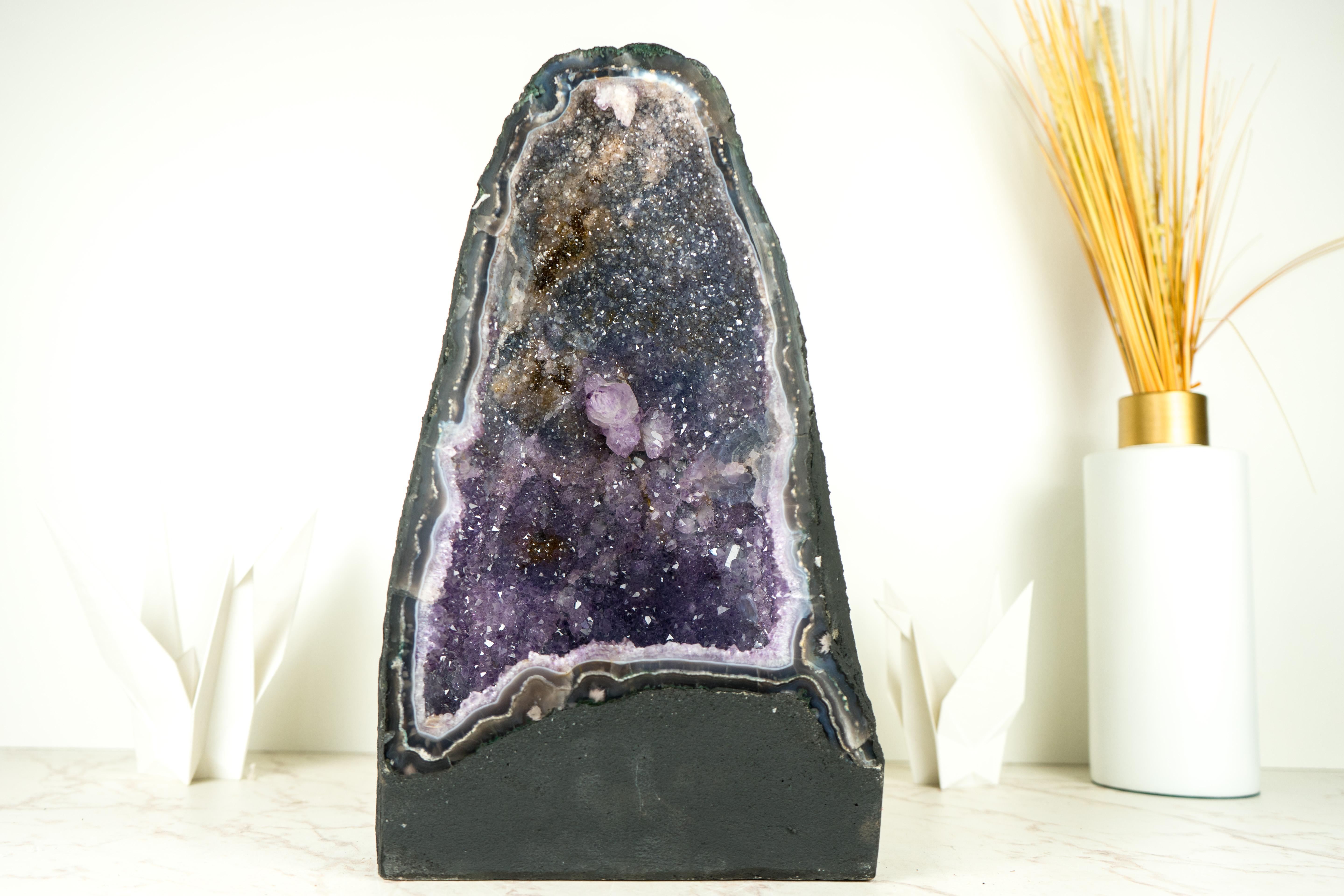 Geode di ametista naturale con matrice di ametista galassia blu e agata merlettata, raro in vendita 5