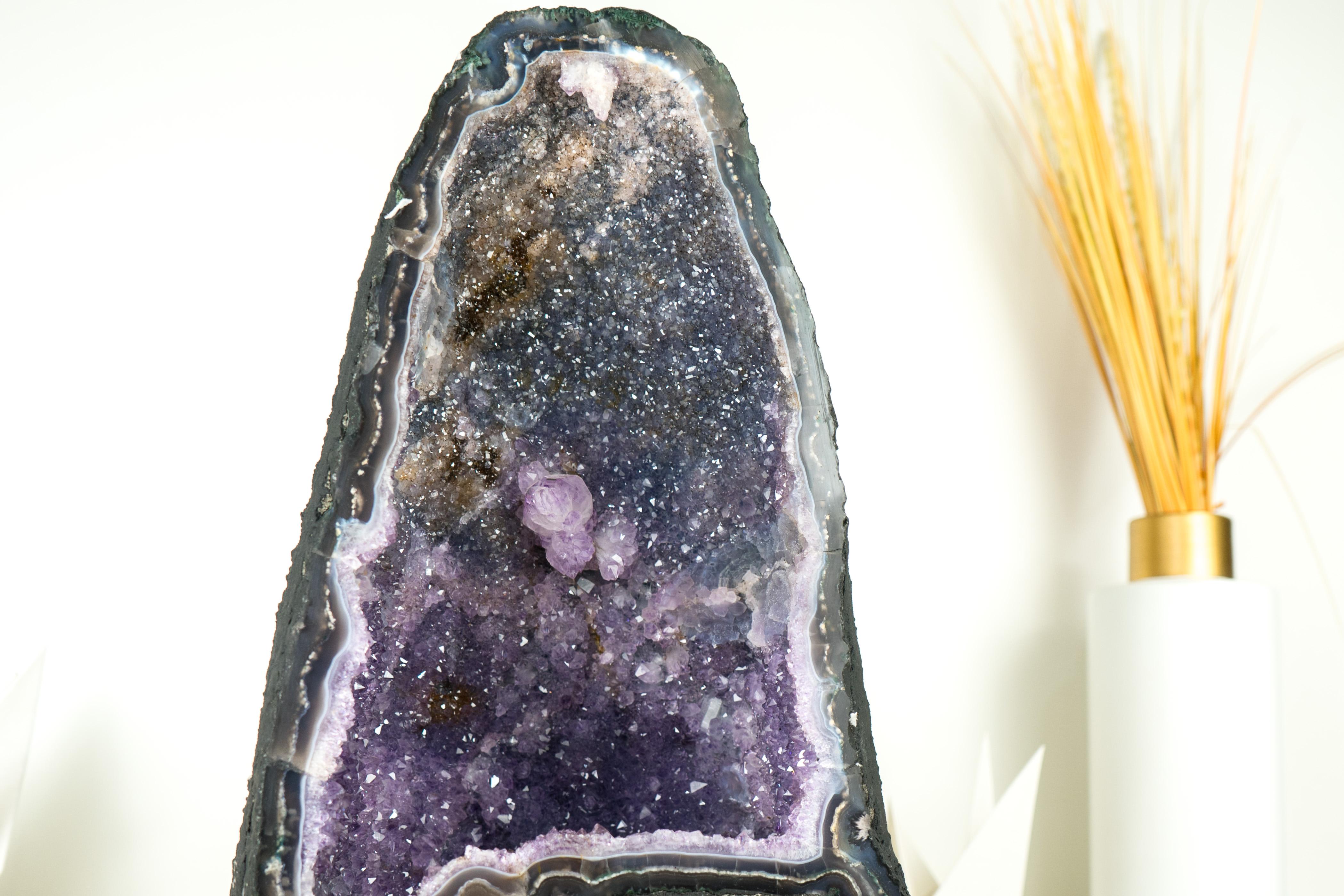 Geode di ametista naturale con matrice di ametista galassia blu e agata merlettata, raro in vendita 6