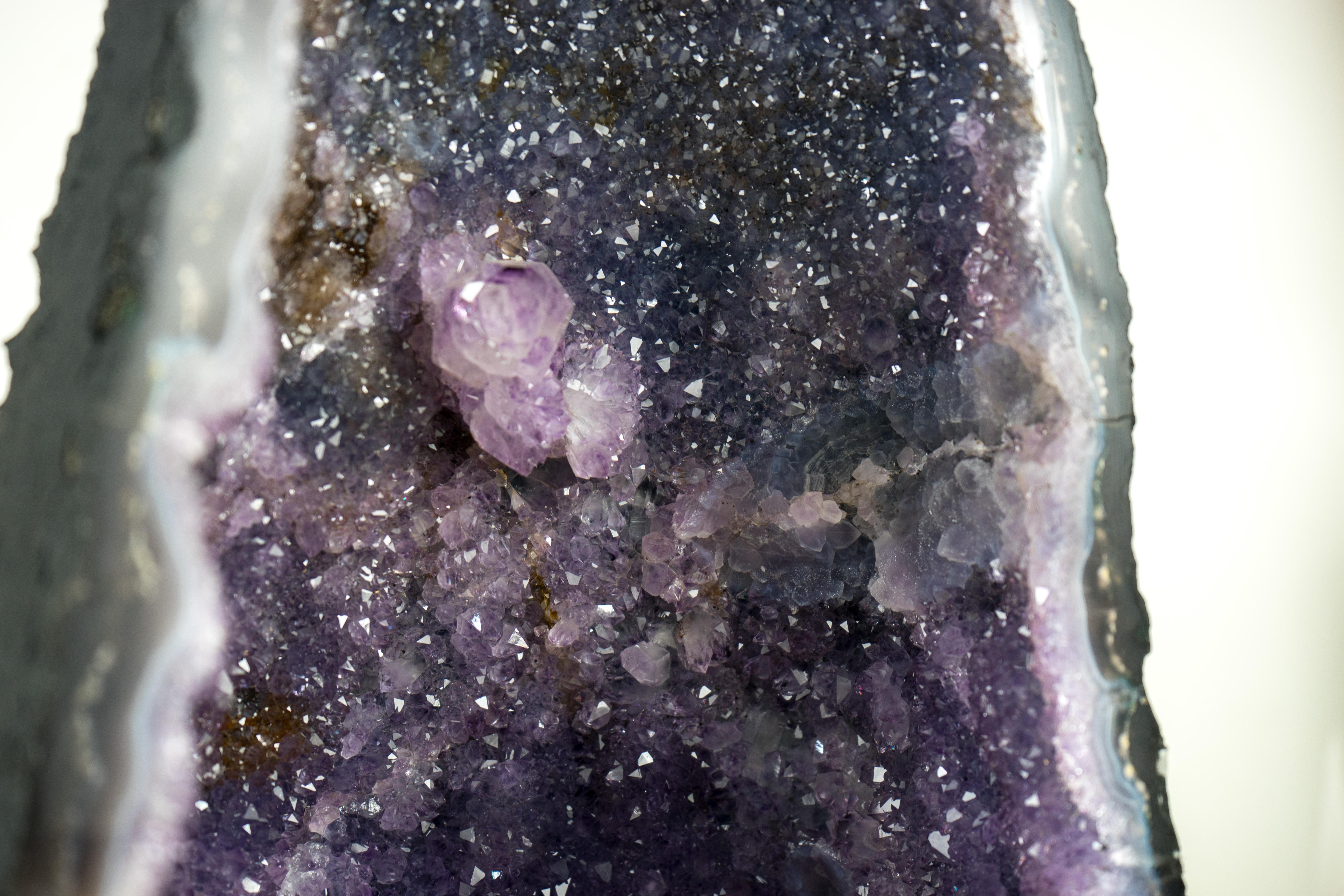 Agata Geode di ametista naturale con matrice di ametista galassia blu e agata merlettata, raro in vendita