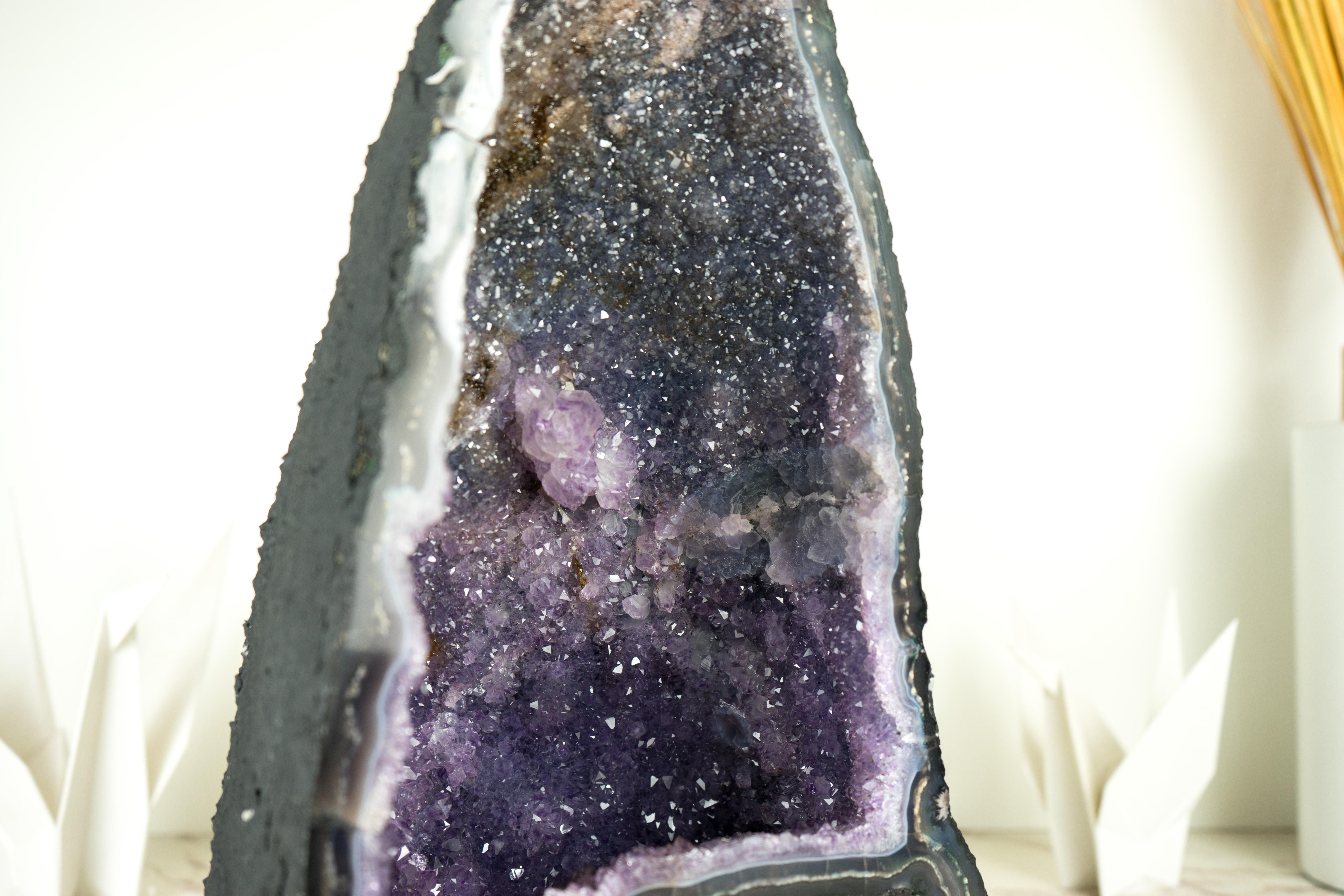 Geode di ametista naturale con matrice di ametista galassia blu e agata merlettata, raro in vendita 2