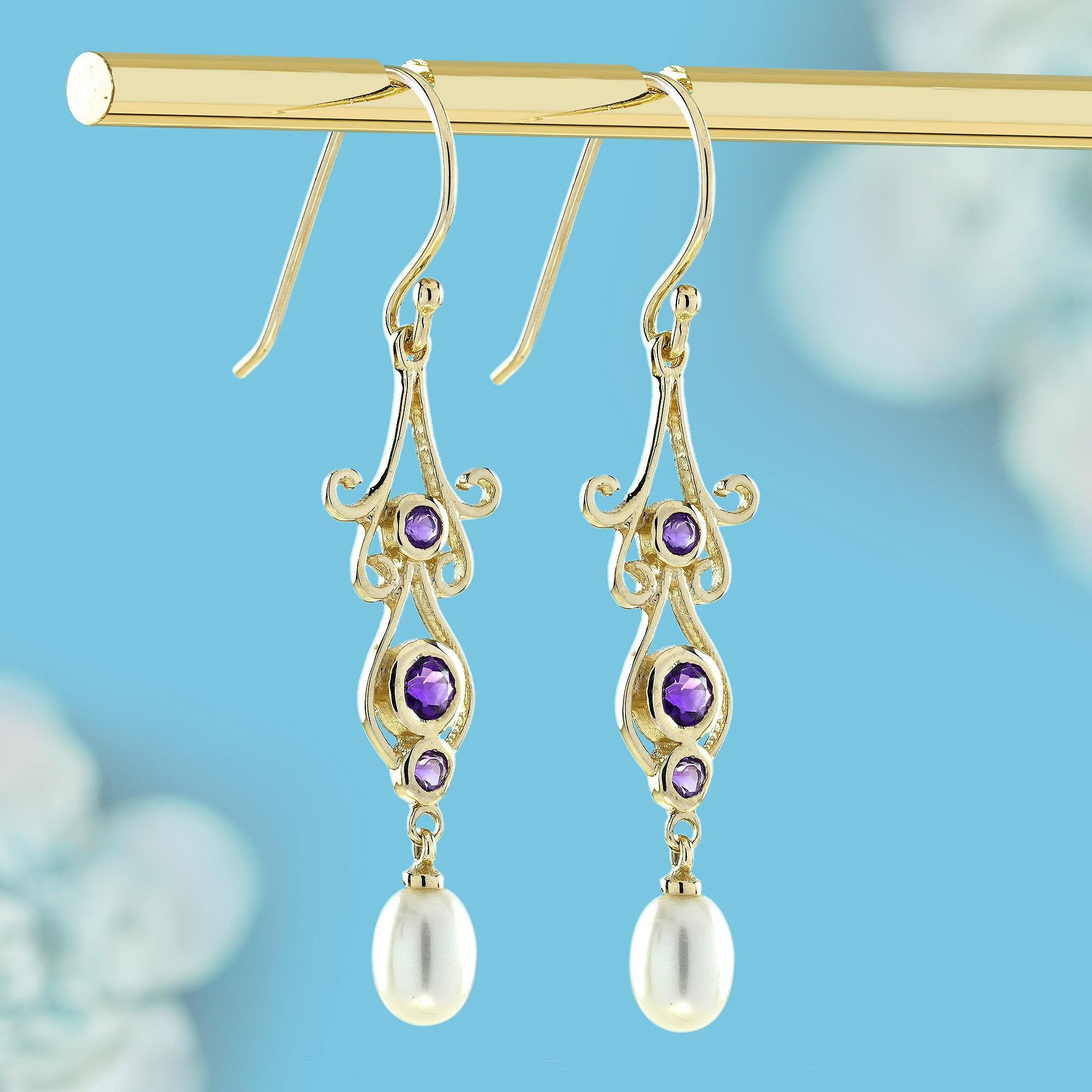 Natürliche Amethyst-Perlen-Tropfen-Ohrringe im Vintage-Stil aus 9K Gelbgold (Art déco) im Angebot