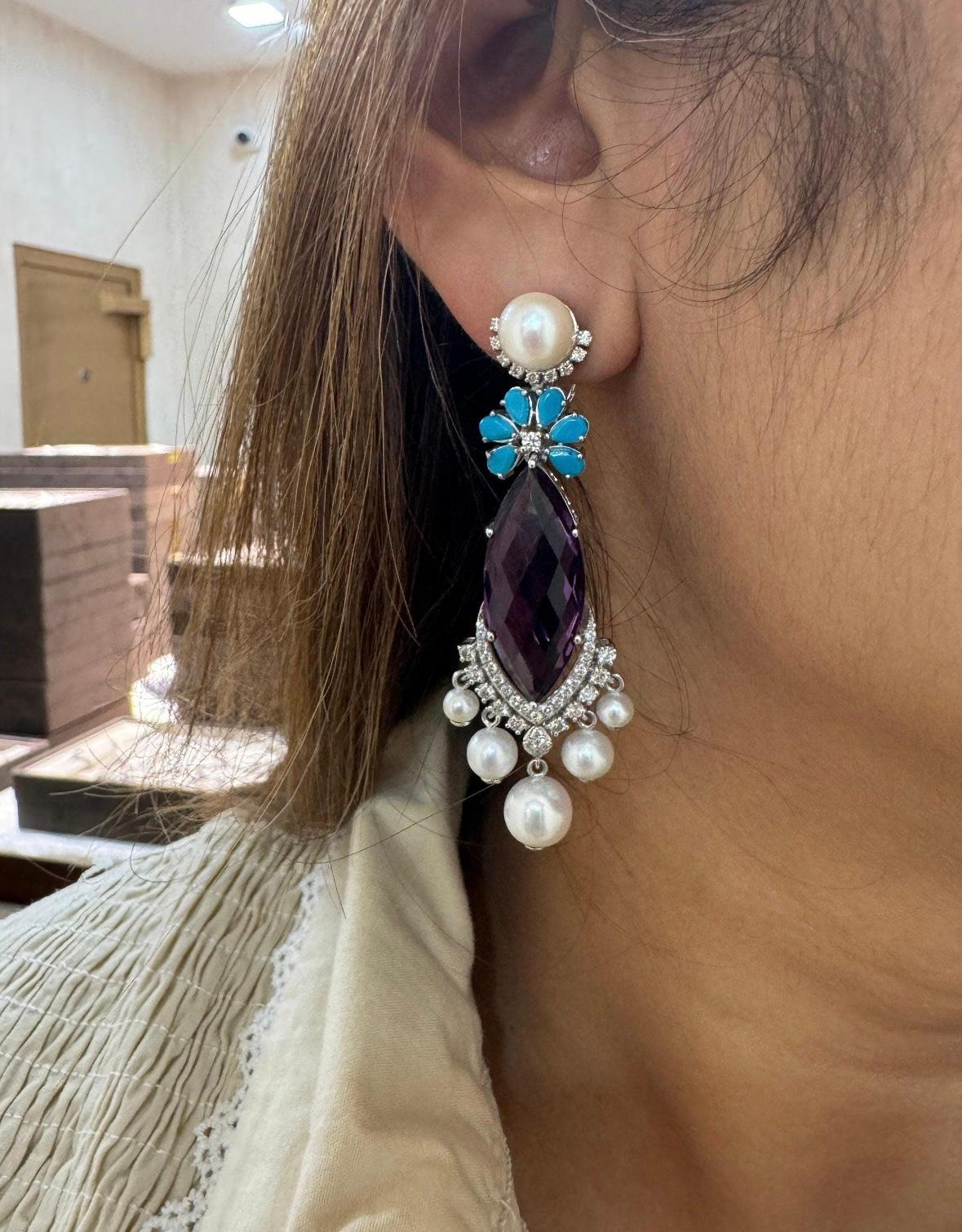 Orecchino con ametista naturale, zaffiro rosa, perla e diamante in oro 18 carati In condizioni Nuovo in vendita a jaipur, IN