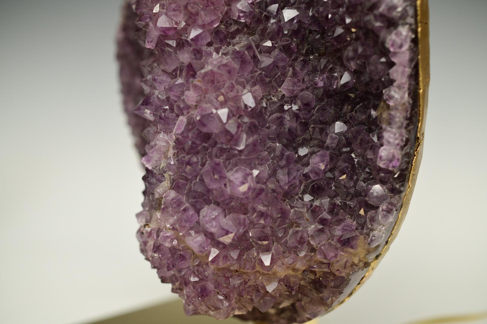 Natural Amethyst Sculpture Lamp In Excellent Condition For Sale In New York, NY