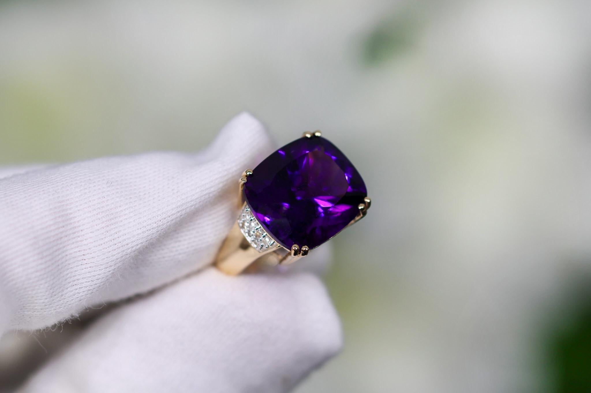 Natural Amethyst Statement Ring Diamond Setting 11.5 Carats 14K Gold For Sale 1