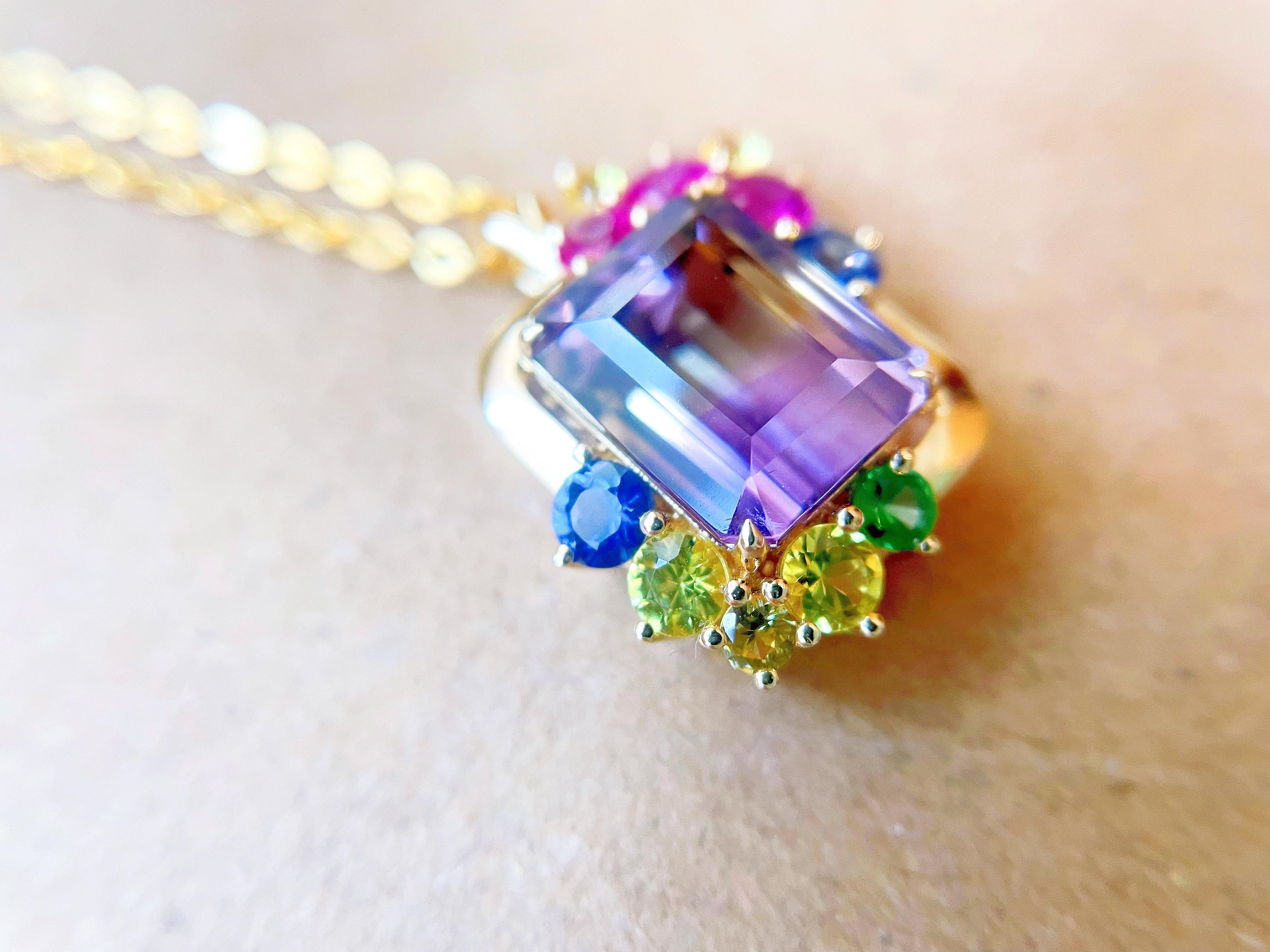 Pendentif en or jaune 14 carats avec ametrine naturelle colorée et saphirs en vente 4