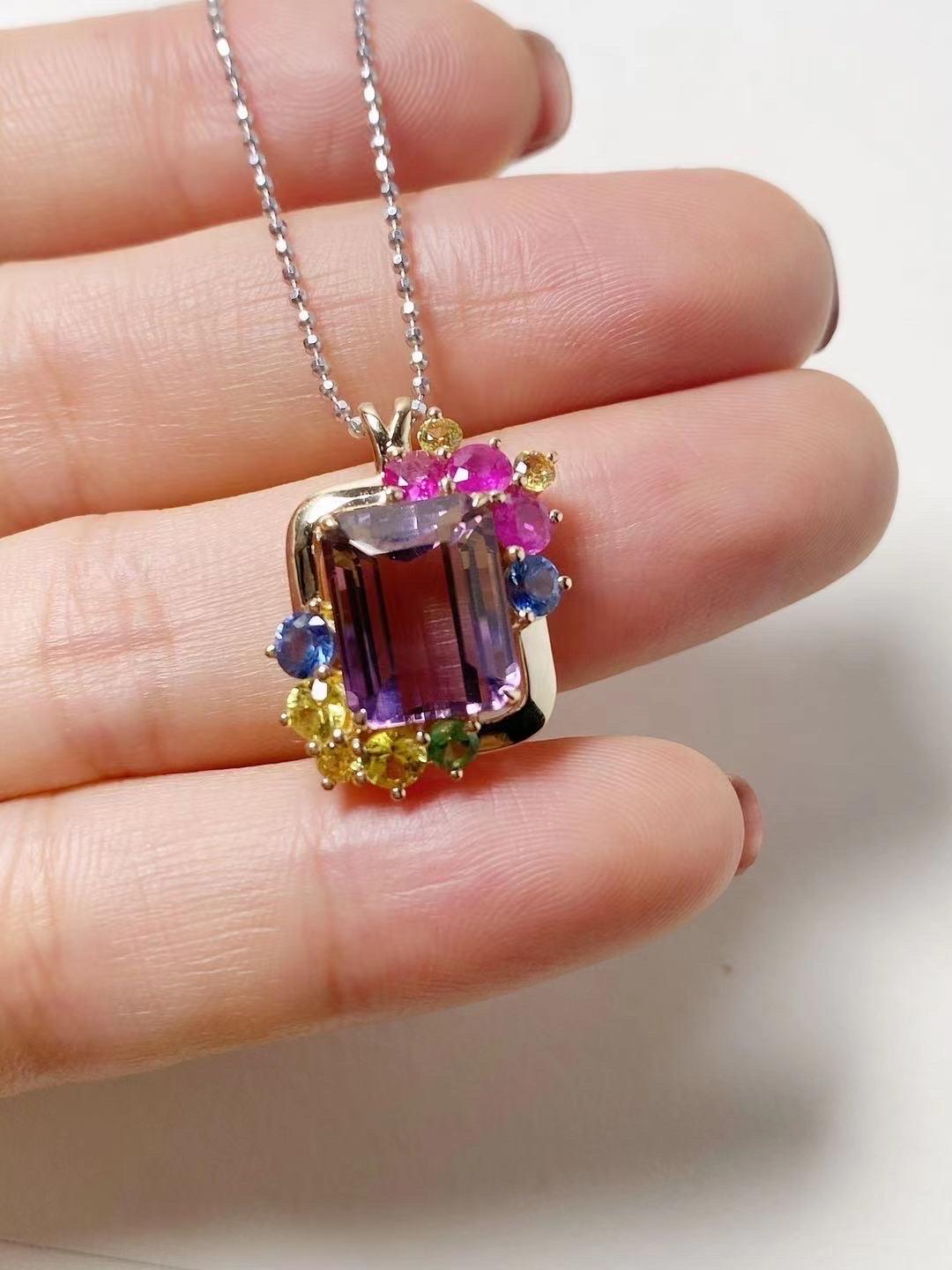 Taille émeraude Pendentif en or jaune 14 carats avec ametrine naturelle colorée et saphirs en vente