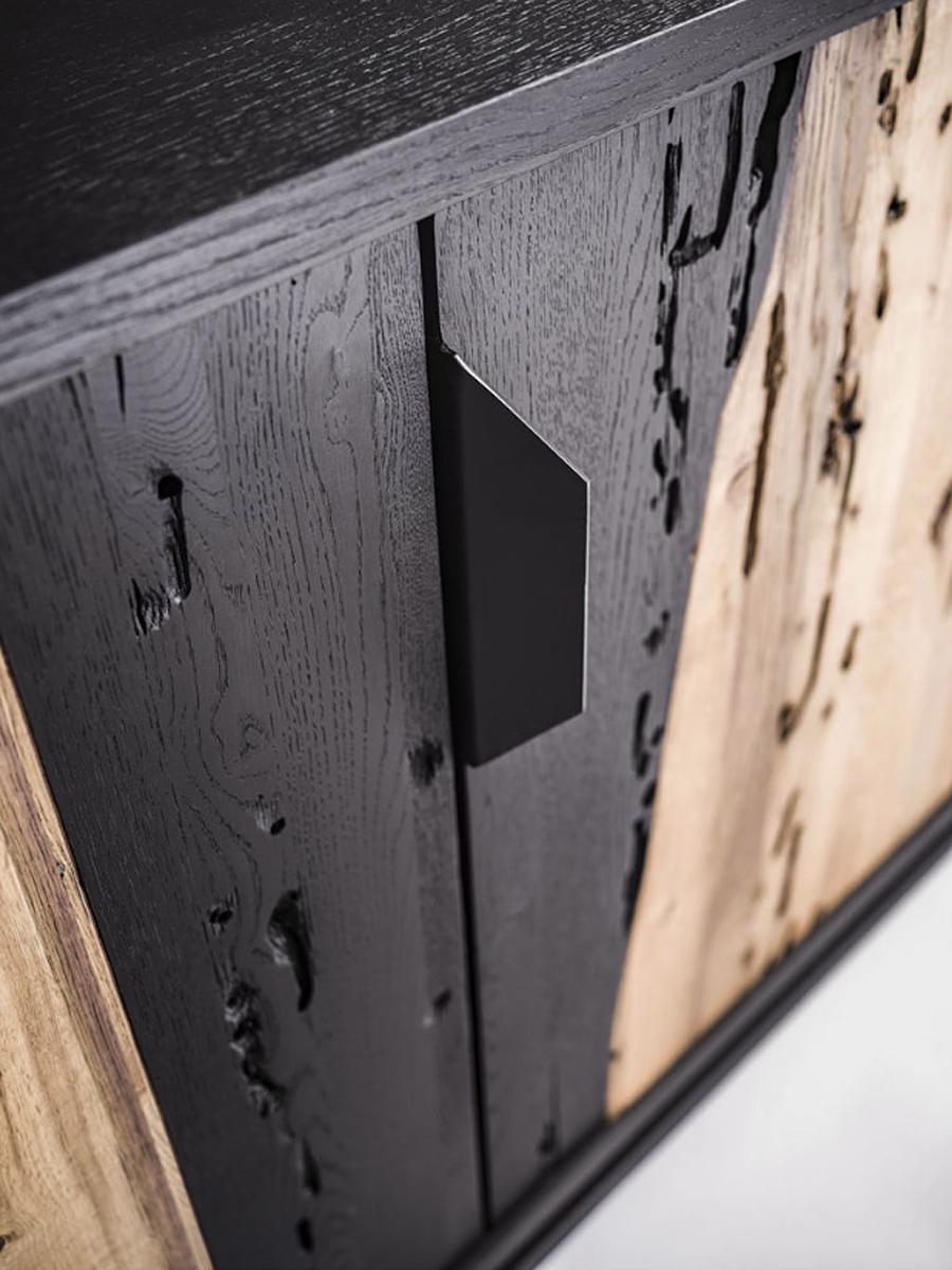 Fatto a mano Credenza grezza in Oak naturale e bruciato in vendita
