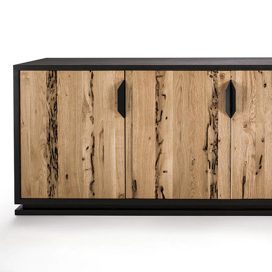 XXI secolo e contemporaneo Credenza grezza in Oak naturale e bruciato in vendita