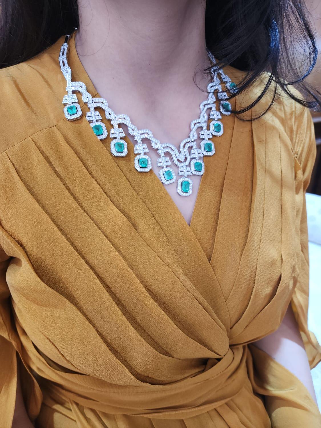 Natürliche Smaragd-Halskette mit 13,81 Karat Diamant und 15,48 Karat Smaragd im Zustand „Neu“ im Angebot in jaipur, IN