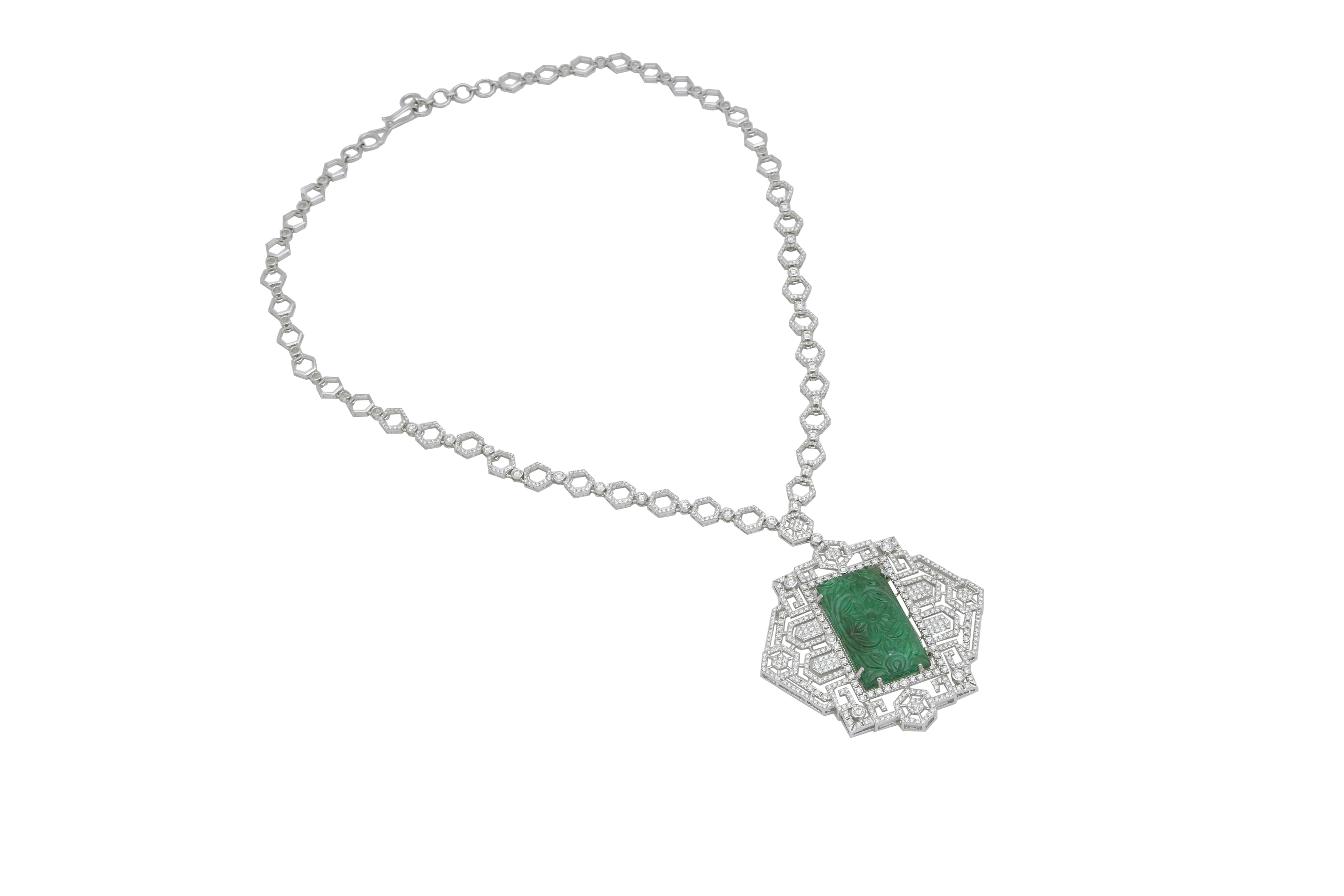 Women's Natural Emerald Necklace with 4.79 Carat Diamond & 22.14 Carat Emerald For Sale