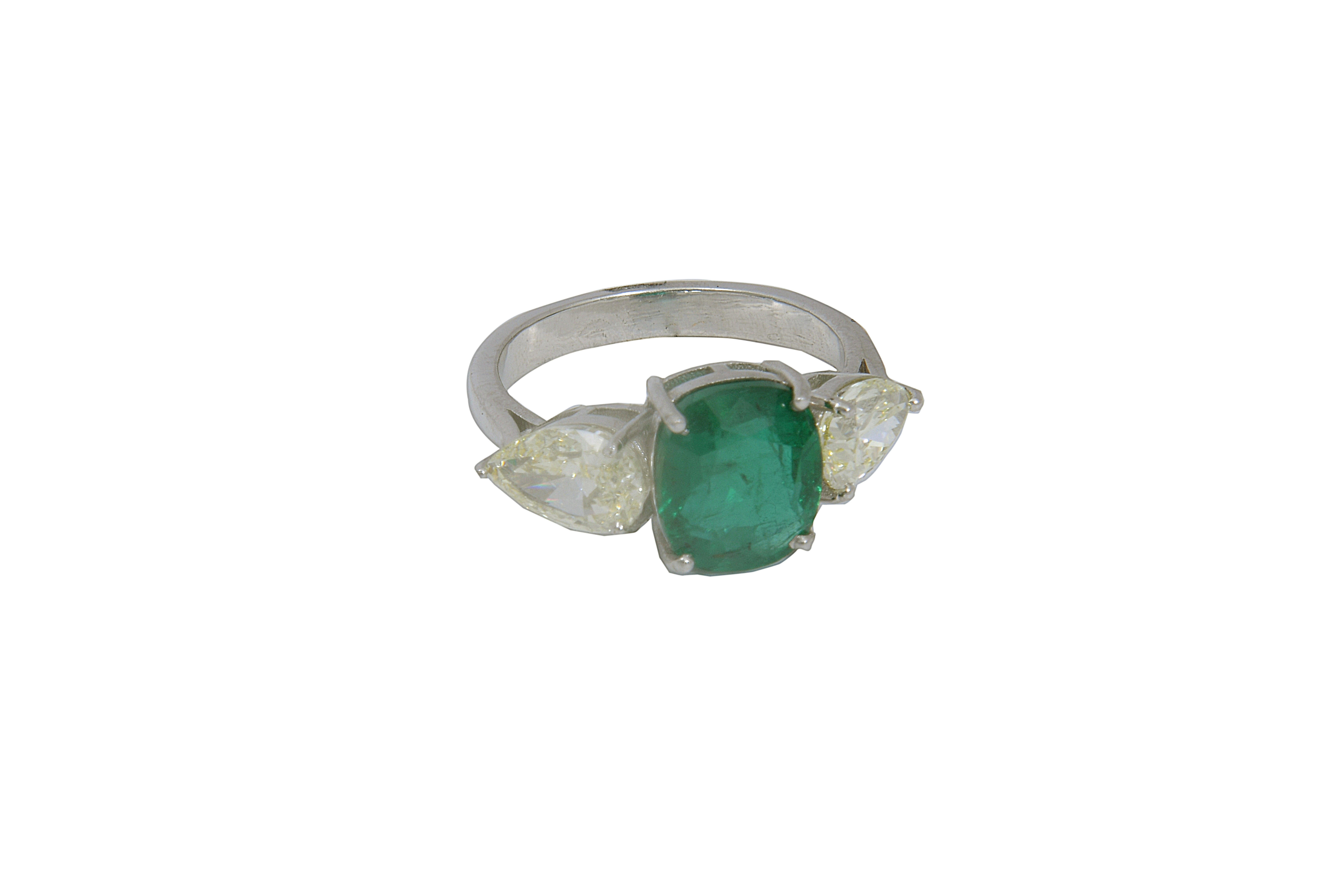 Women's Natural  Emerald Ring with 1.99 Cts Diamond & 2.48 Cts Emerald in 14k Gold For Sale