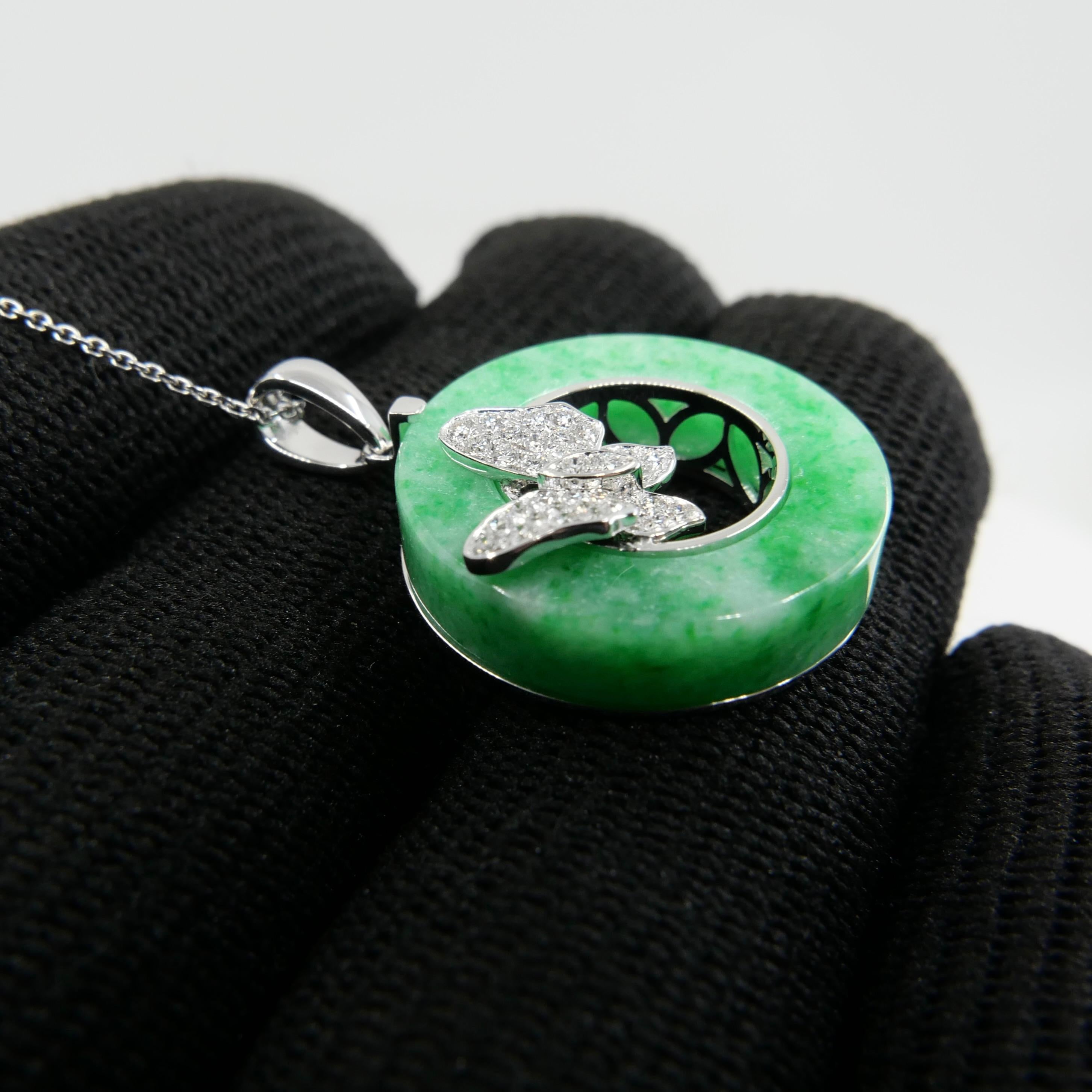 Collier pendentif papillon en jade vert pomme certifié 13,72 carats et diamants.  en vente 3
