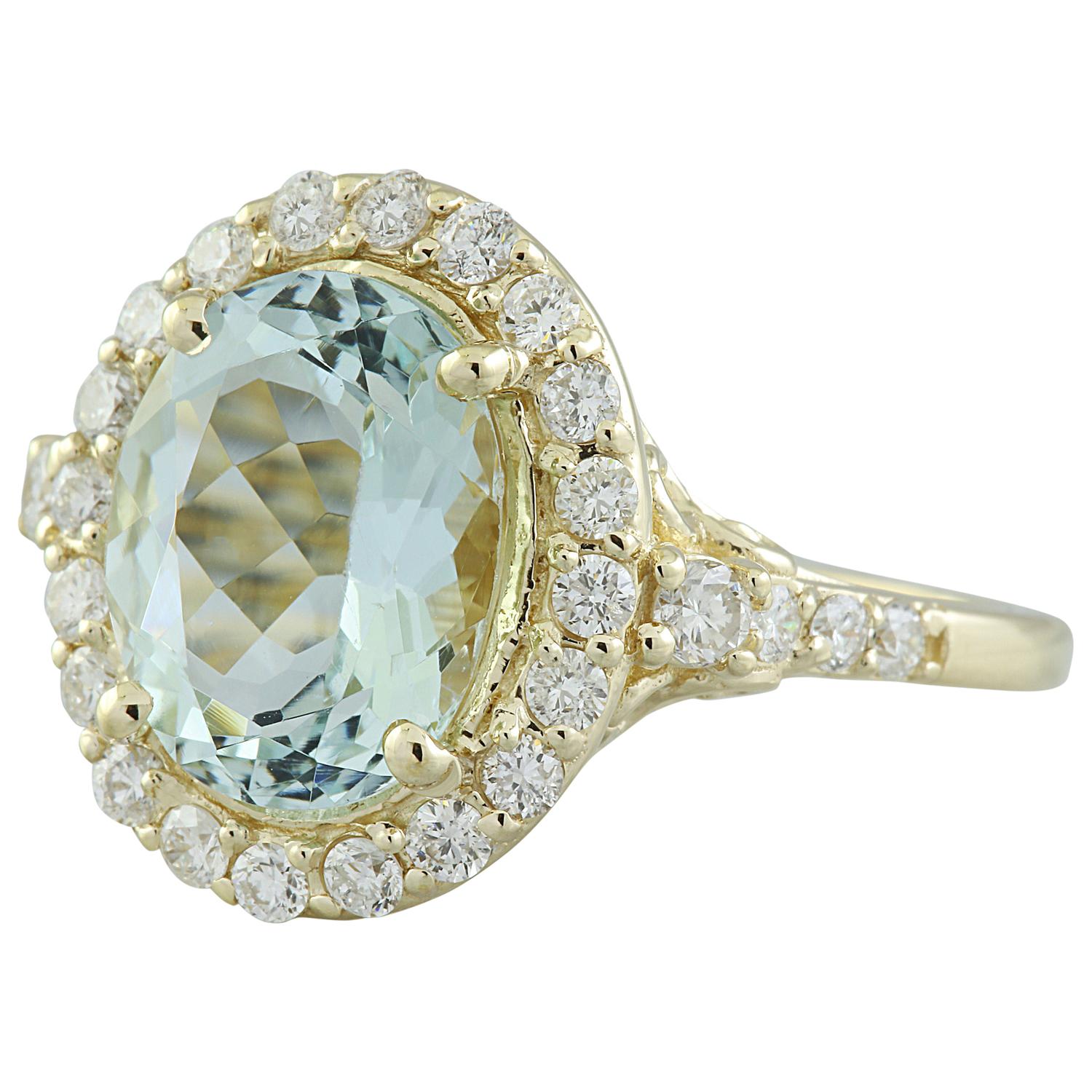 Natural Aquamarine Diamond Ring In 14 Karat Yellow Gold  In New Condition For Sale In Los Angeles, CA