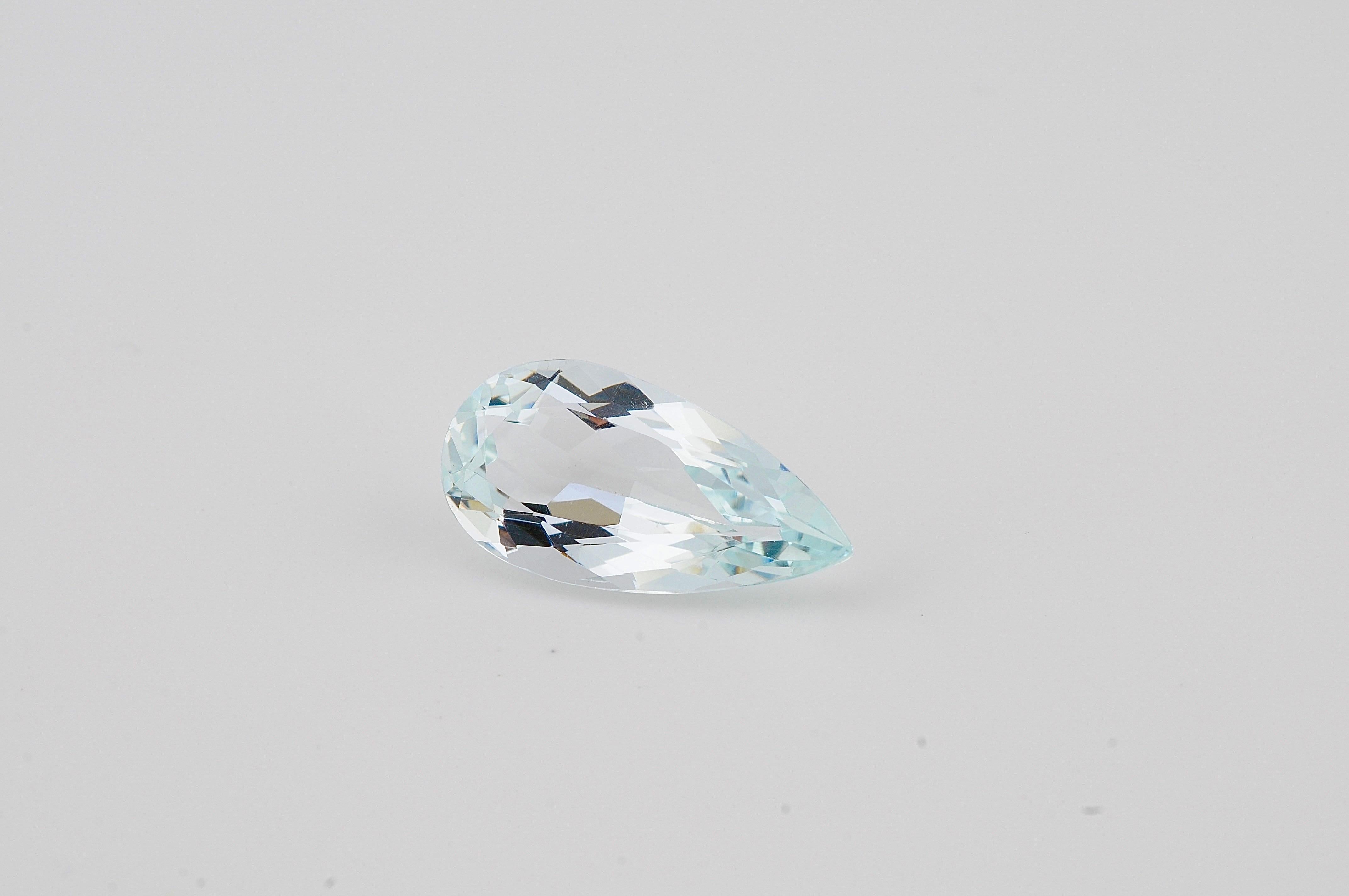 Natural Aquamarine – 8.79 ct
A natural aquamarine in a pear cut, weighing 8.79 ct. The gemstone displays a subtle blue hue and is loupe clean.
Origin: Brazil.

A gemstone report will be provided to confirm the authenticity and gemological properties