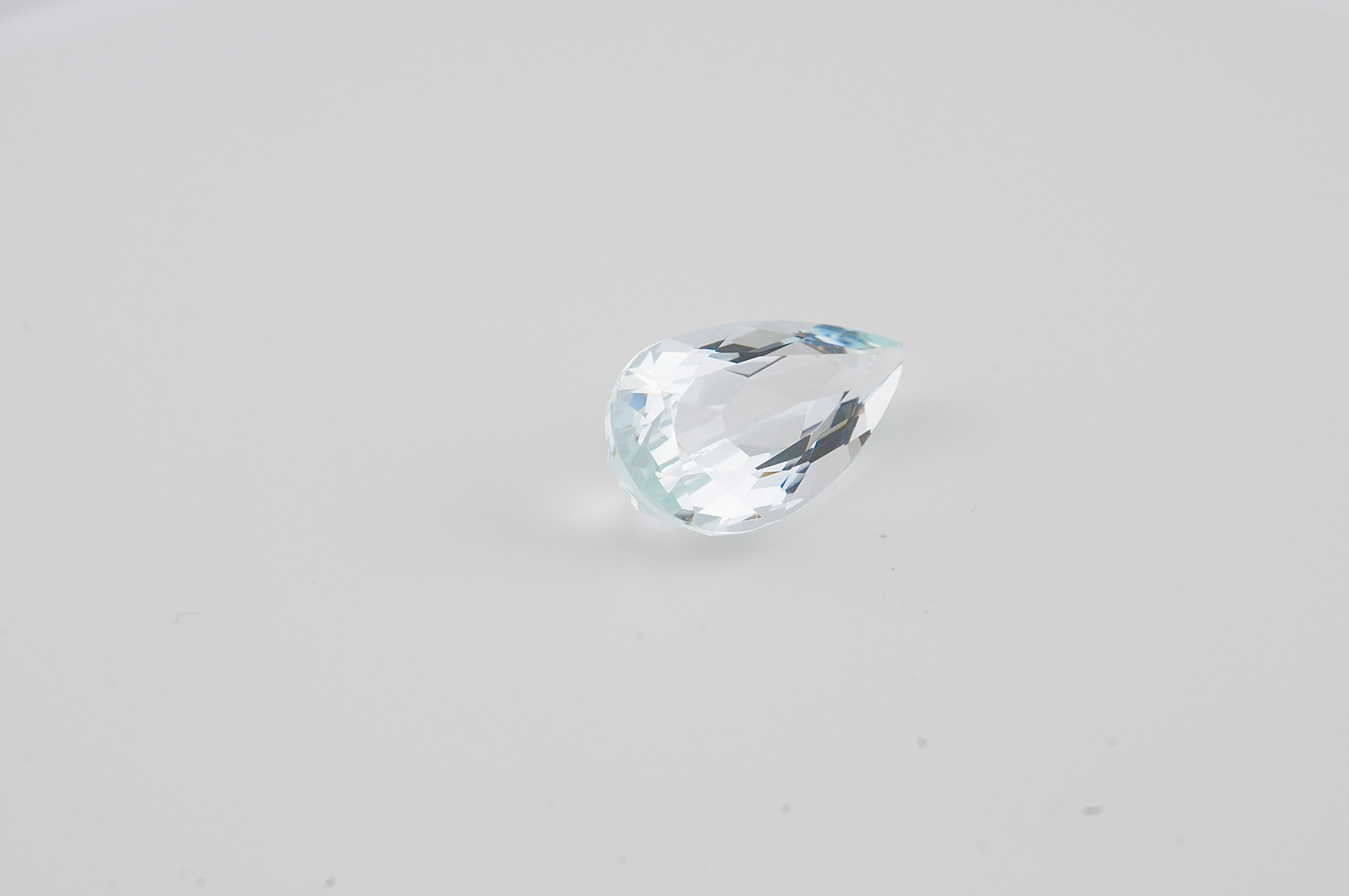 Natural Aquamarine – 8.79 ct Brazil In Excellent Condition For Sale In Berlin, BE
