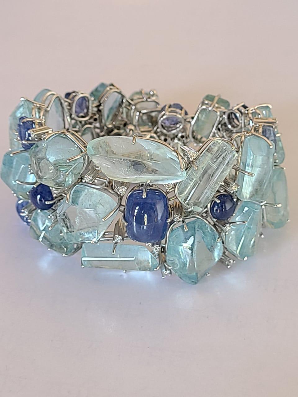 Women's Natural Aquamarine and Blue Sapphire Bracelet Set in 18 Karat Gold with Diamonds For Sale