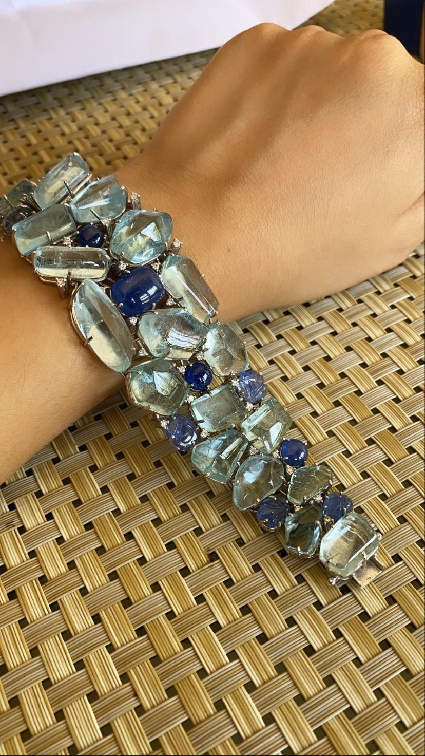 Natural Aquamarine and Blue Sapphire Bracelet Set in 18 Karat Gold with Diamonds For Sale 1