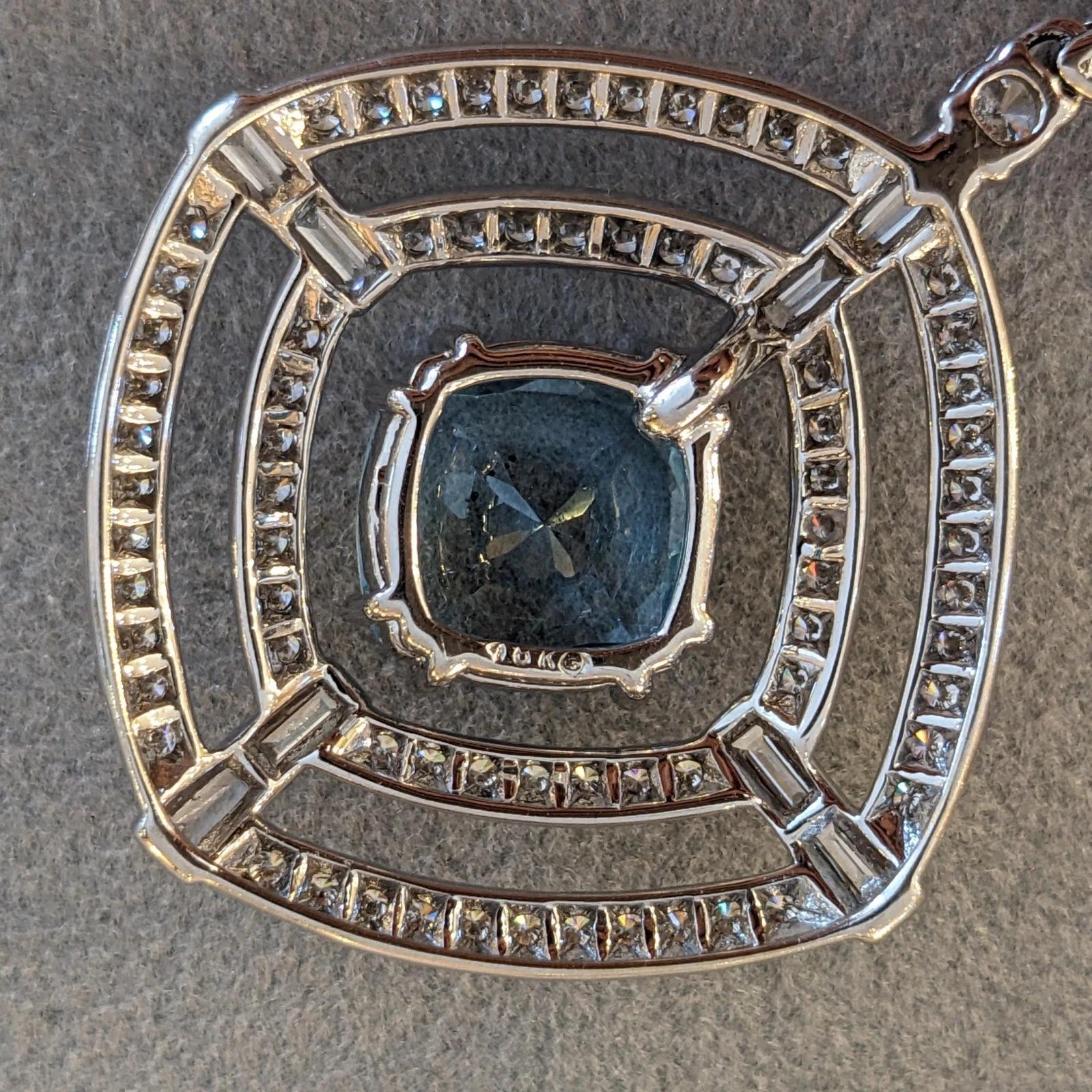 Natural Aquamarine and Diamond Pendant Necklace in 18k White Gold For Sale 3