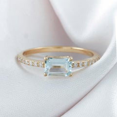 10K Yellow Gold 0.43-Carat Aquamarine and 0.10-Carat Diamond Minimalist Ring