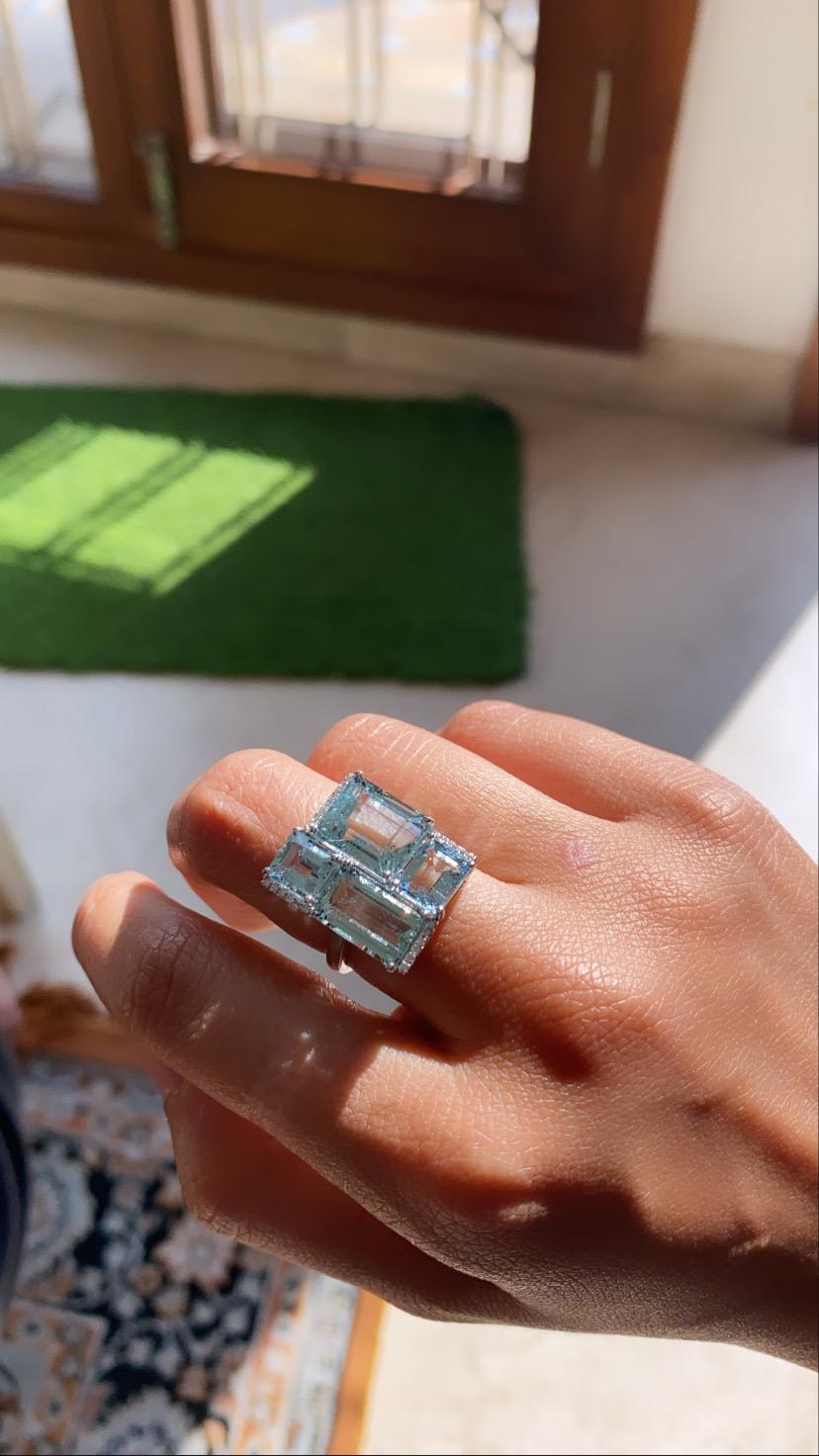 Natural Aquamarine and Diamond Ring Set in 18 Karat Gold 2