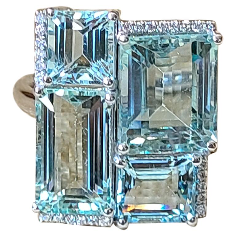 Natural Aquamarine and Diamond Ring Set in 18 Karat Gold