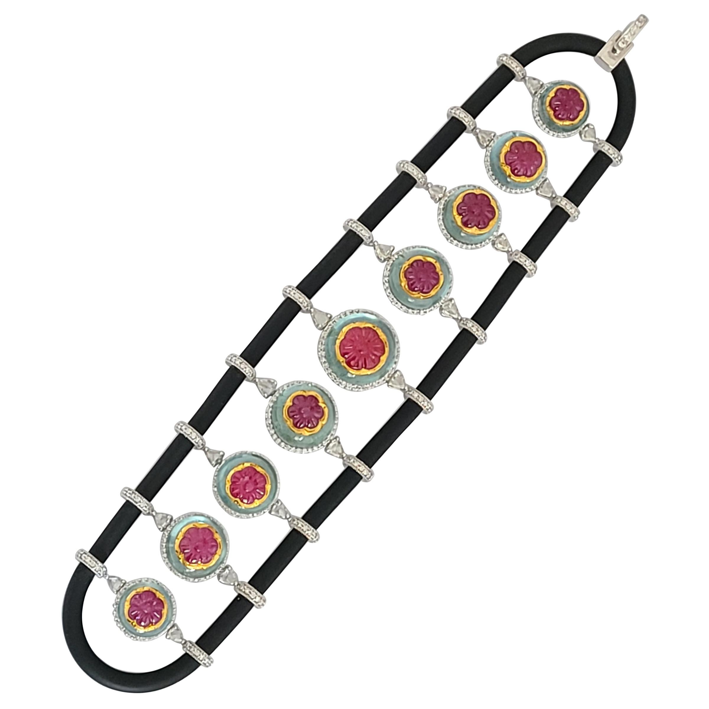 Cord-Armband aus 18 Karat Gold, Art-Déco-Stil, Aquamarin, Rubin und Diamanten im Angebot