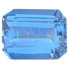 Natural Aquamarine Beryl Gemstone: 2.11 CT Emerald Cut