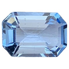 Natural Aquamarine Beryl Gemstone: 2.50 CT Emerald Cut