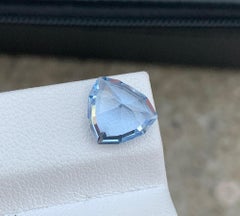 Natural Aquamarine Beryl Gemstone: 2.85 Carat Fancy Trillion Cut